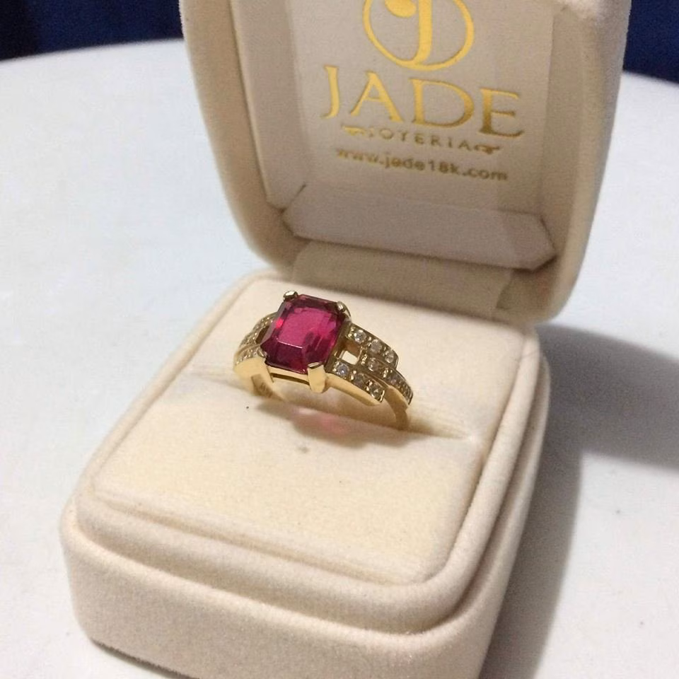 Anillo de compromiso Real Love en oro de 18k