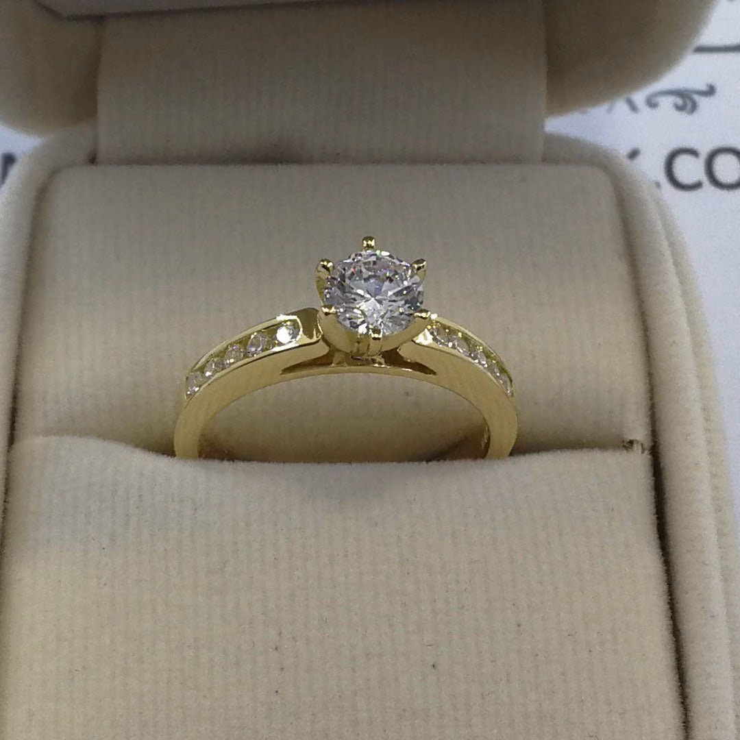 Anillo de compromiso en oro 18k