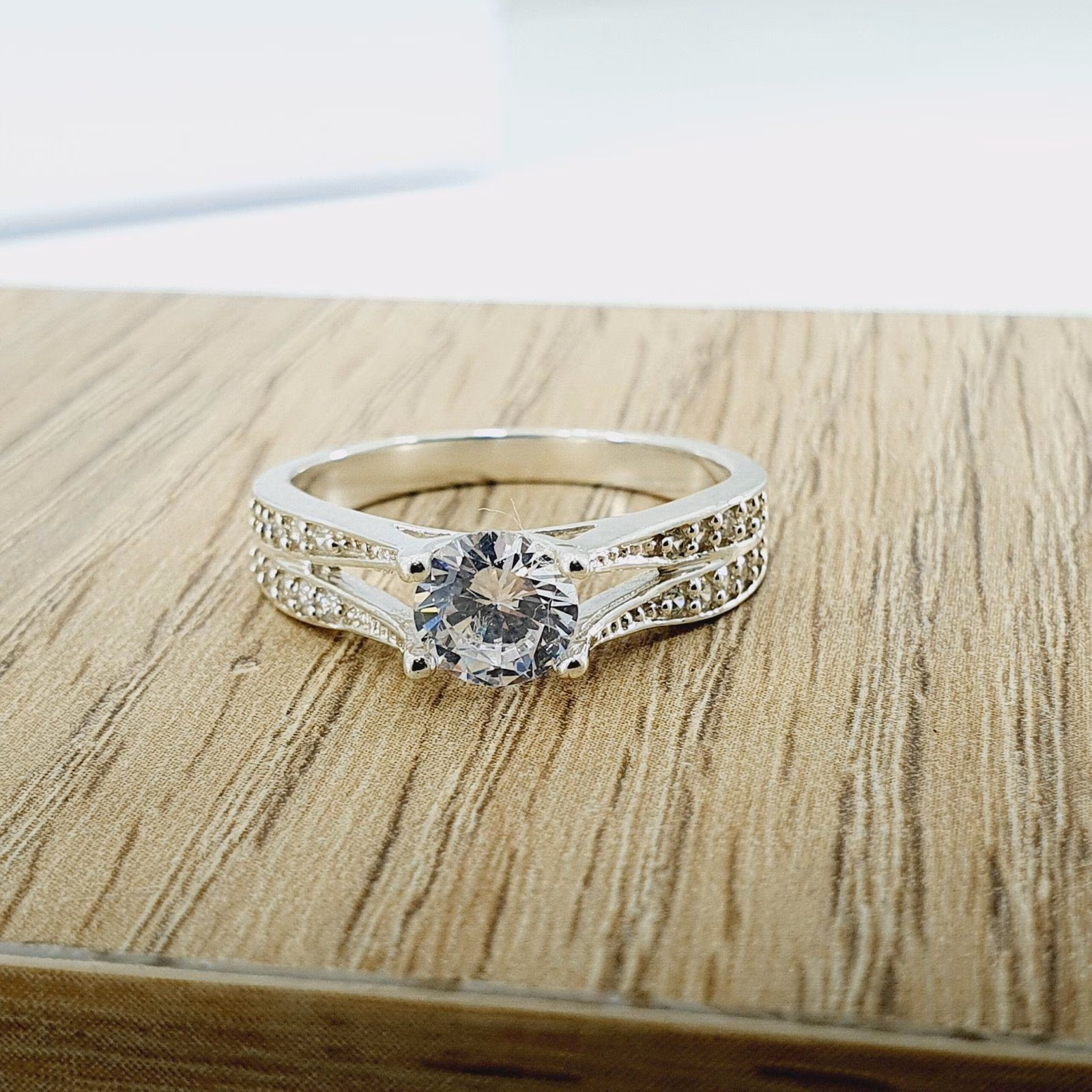Anillo de compromiso aniversario en plata