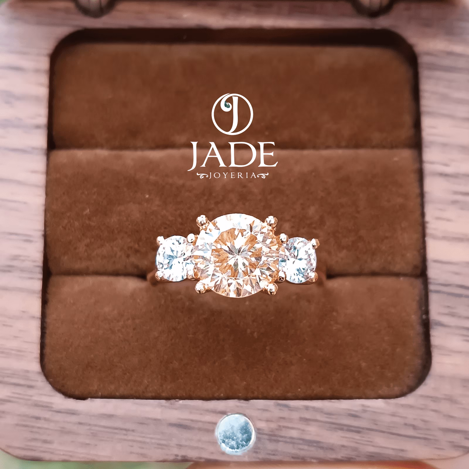 Anillo de compromiso lucia en oro 18k