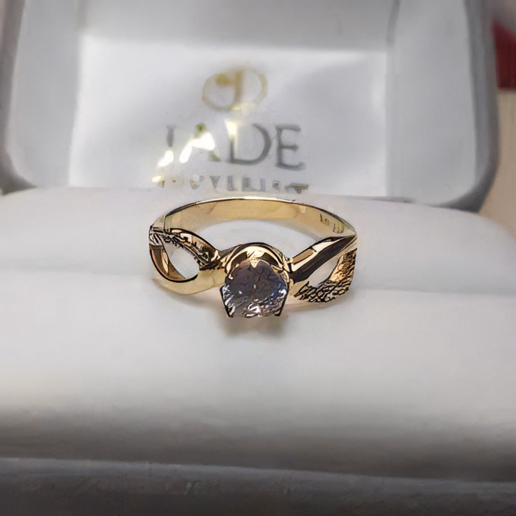 Anillo de Compromiso Malena en oro 18k