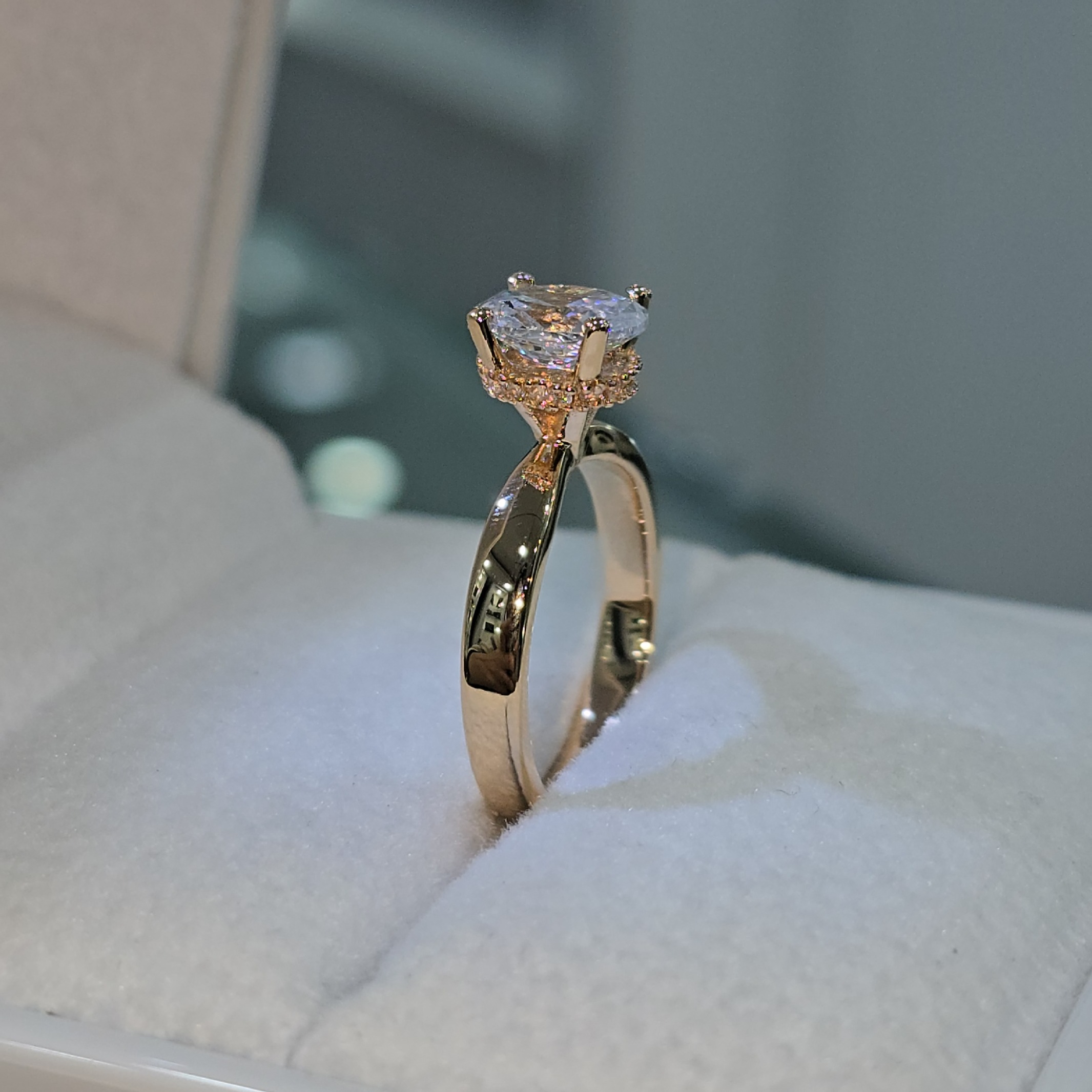 Anillo Circón "Brillo Eterno"