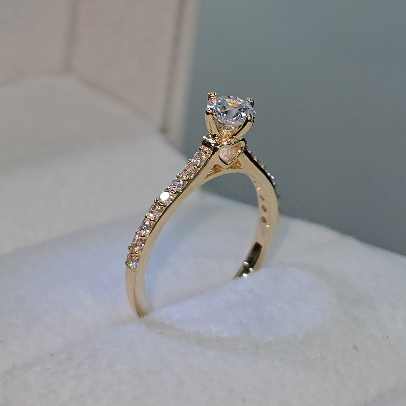 Anillo Circón  "Compromiso Absoluto"