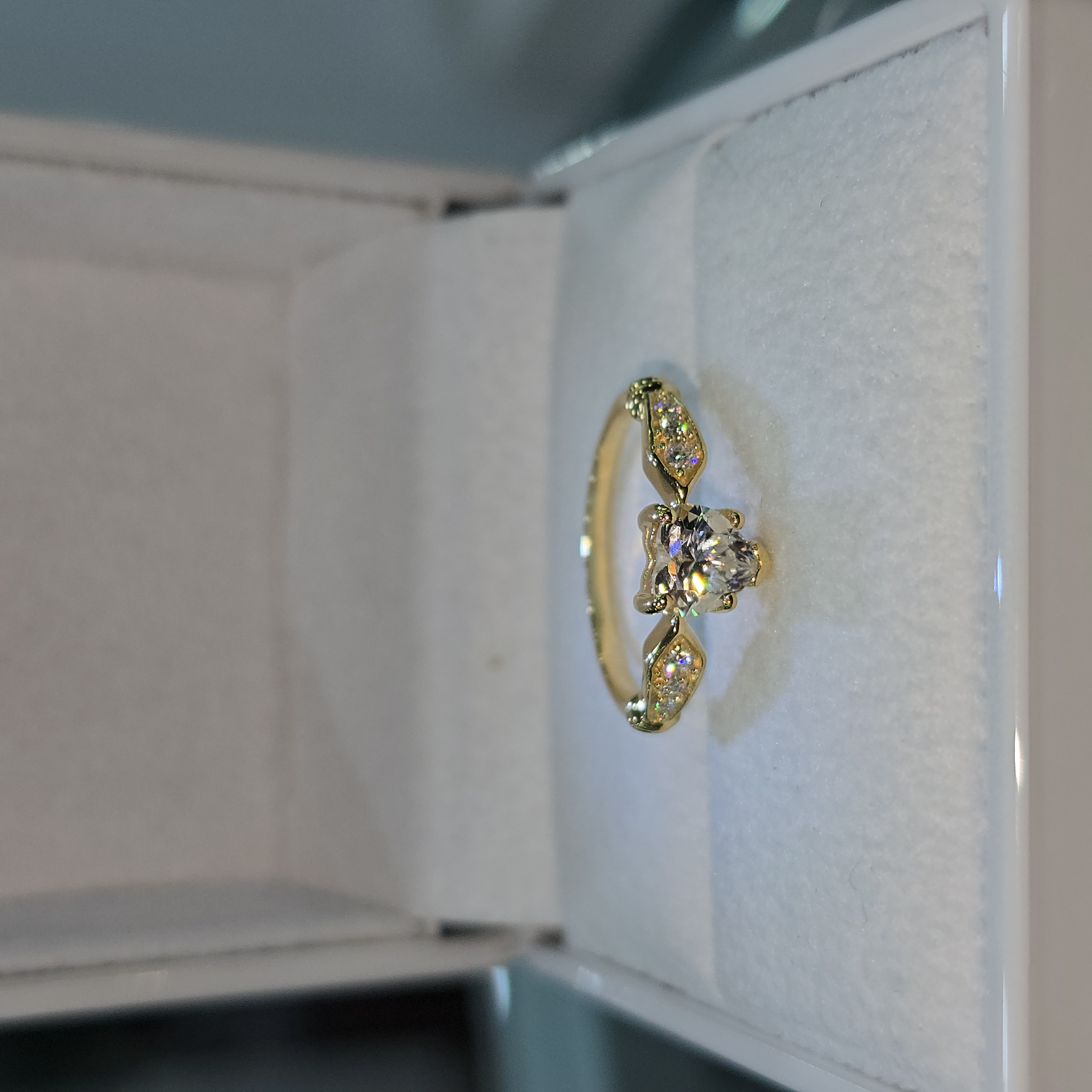 Anillo de Promesa con Moissanite "Mi corazón es tuyo"