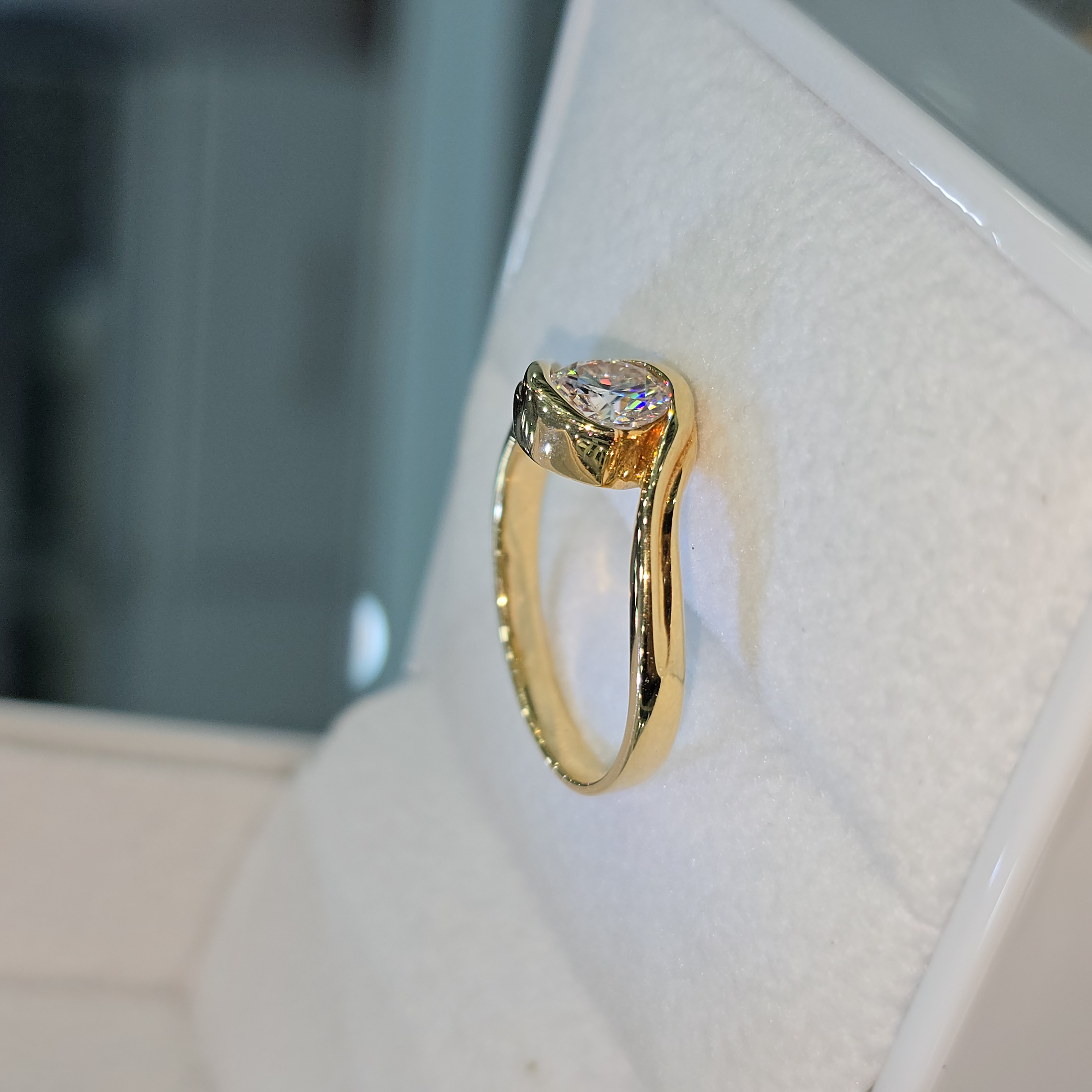 Anillo de Compromiso con Moissanite "Mi Luz"