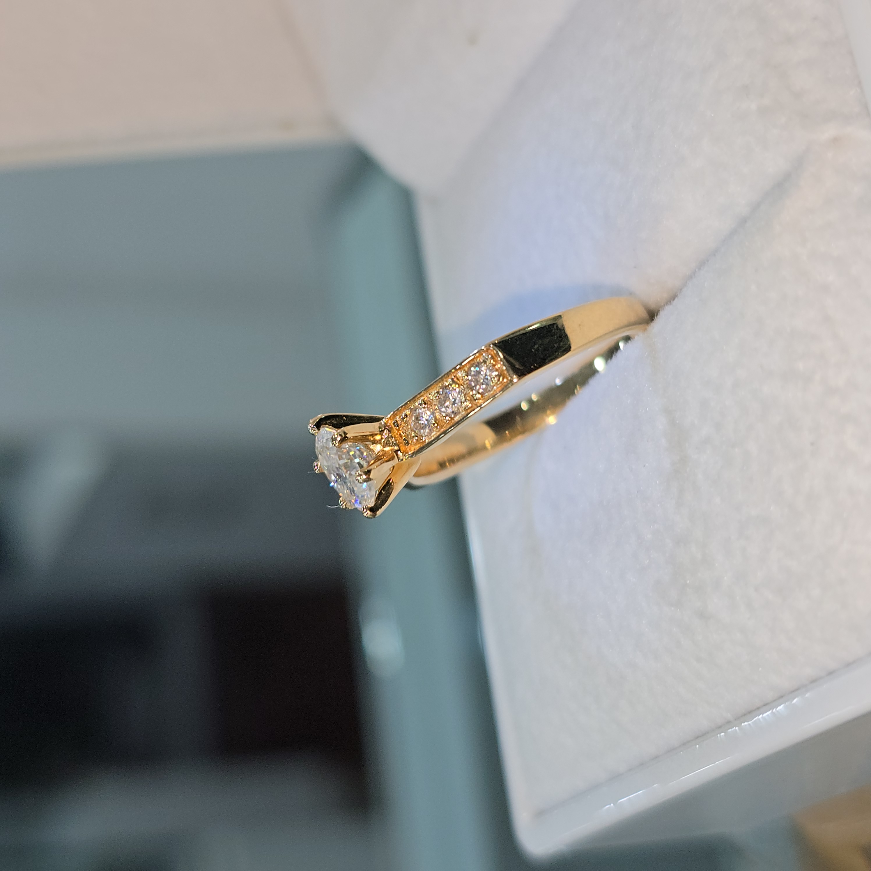 Anillo de Compromiso con Moissanite "Imperial"