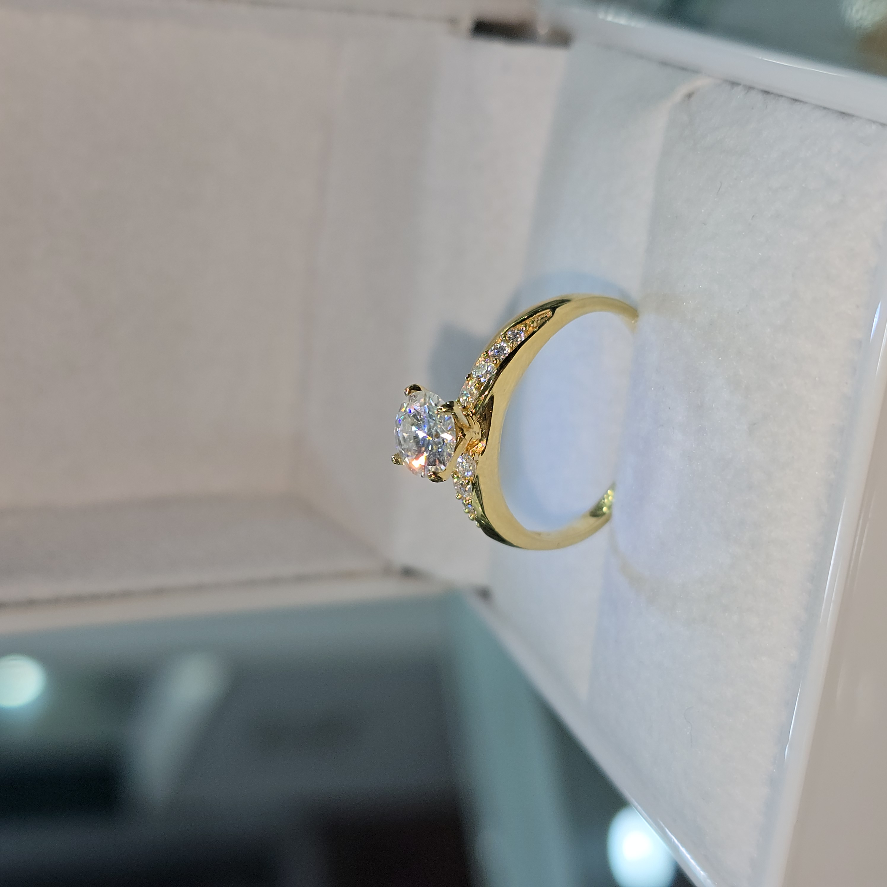 Anillo de Compromiso con Moissanite "April"