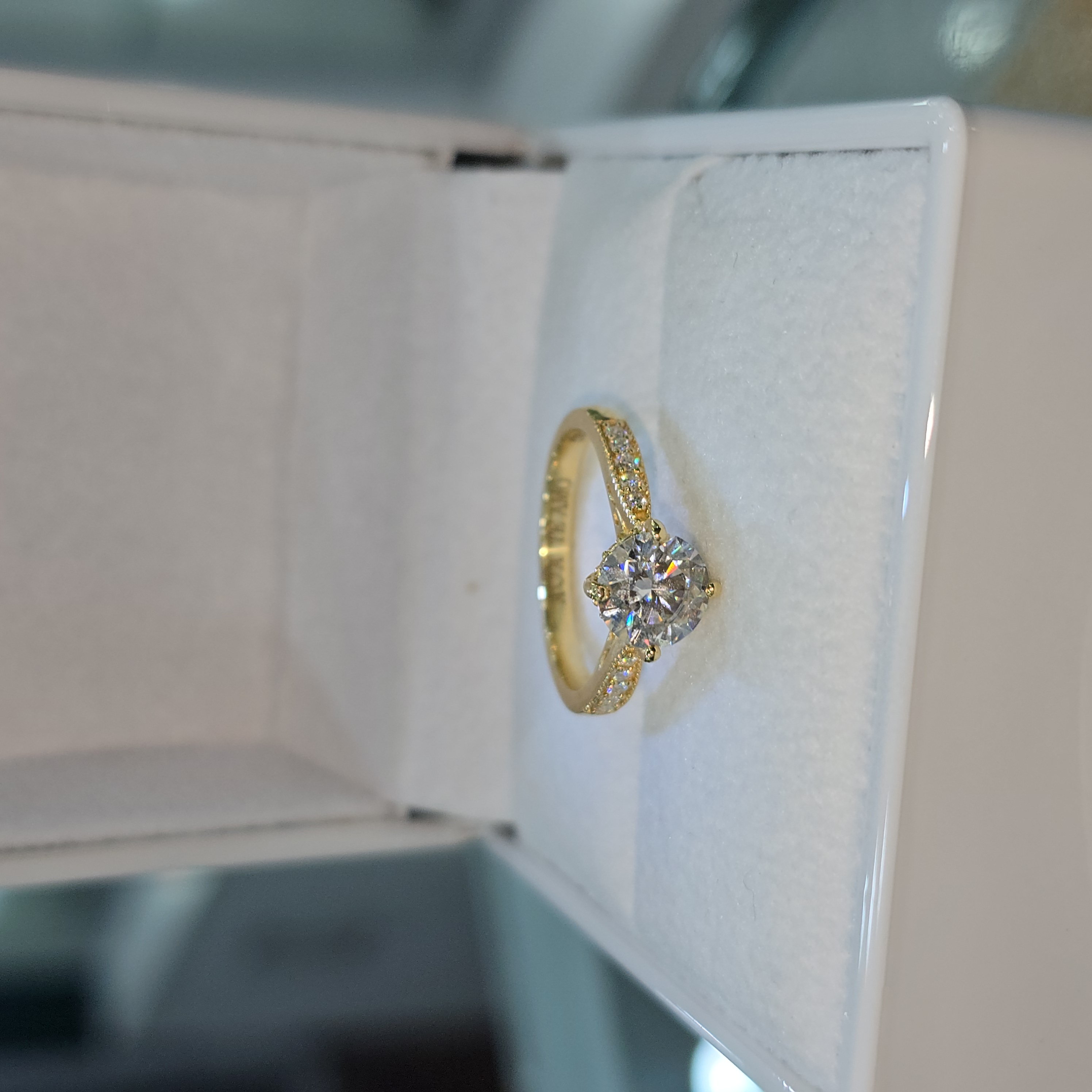 Anillo de Compromiso con Moissanite "Mi princesa"