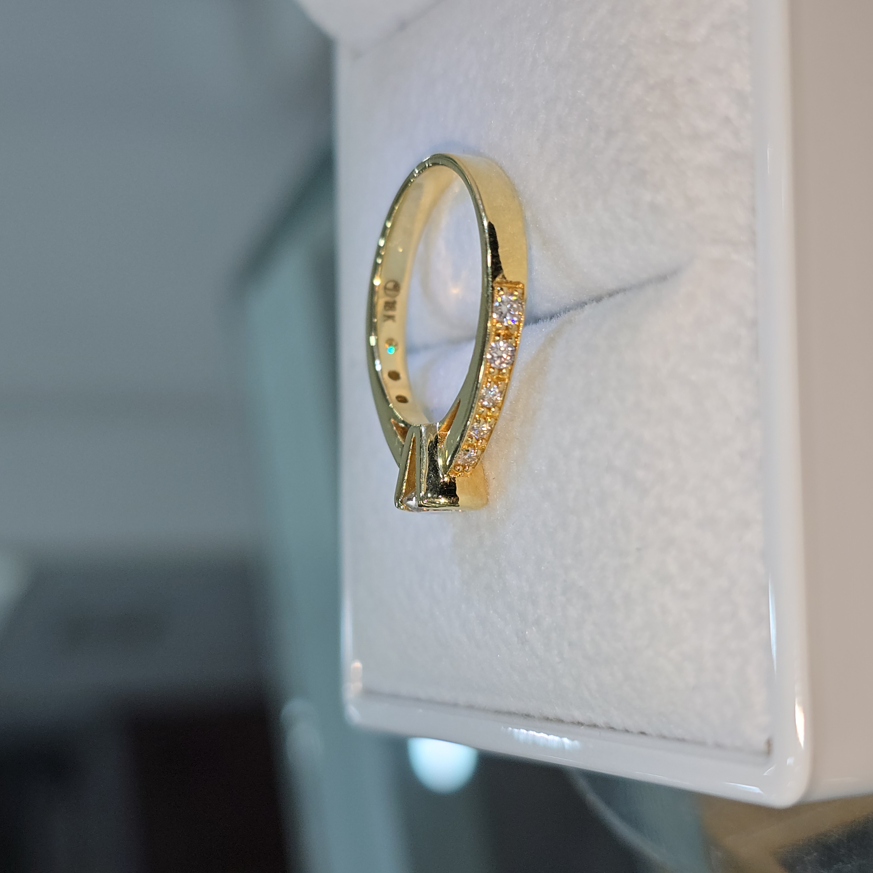 Anillo de Compromiso con Moissanite  "Siempre tú"