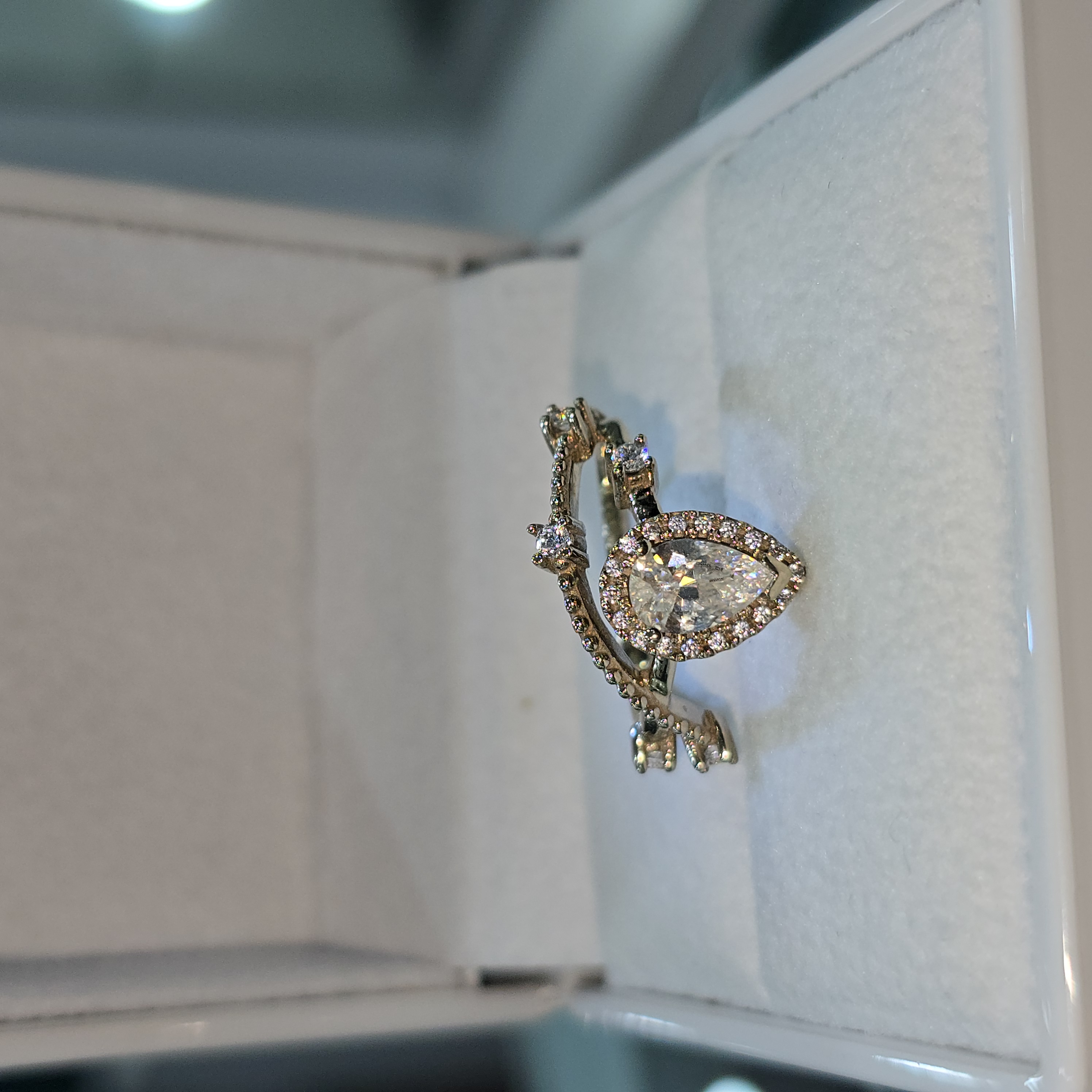 Anillo de Compromiso Moissanite "Amor Completo"