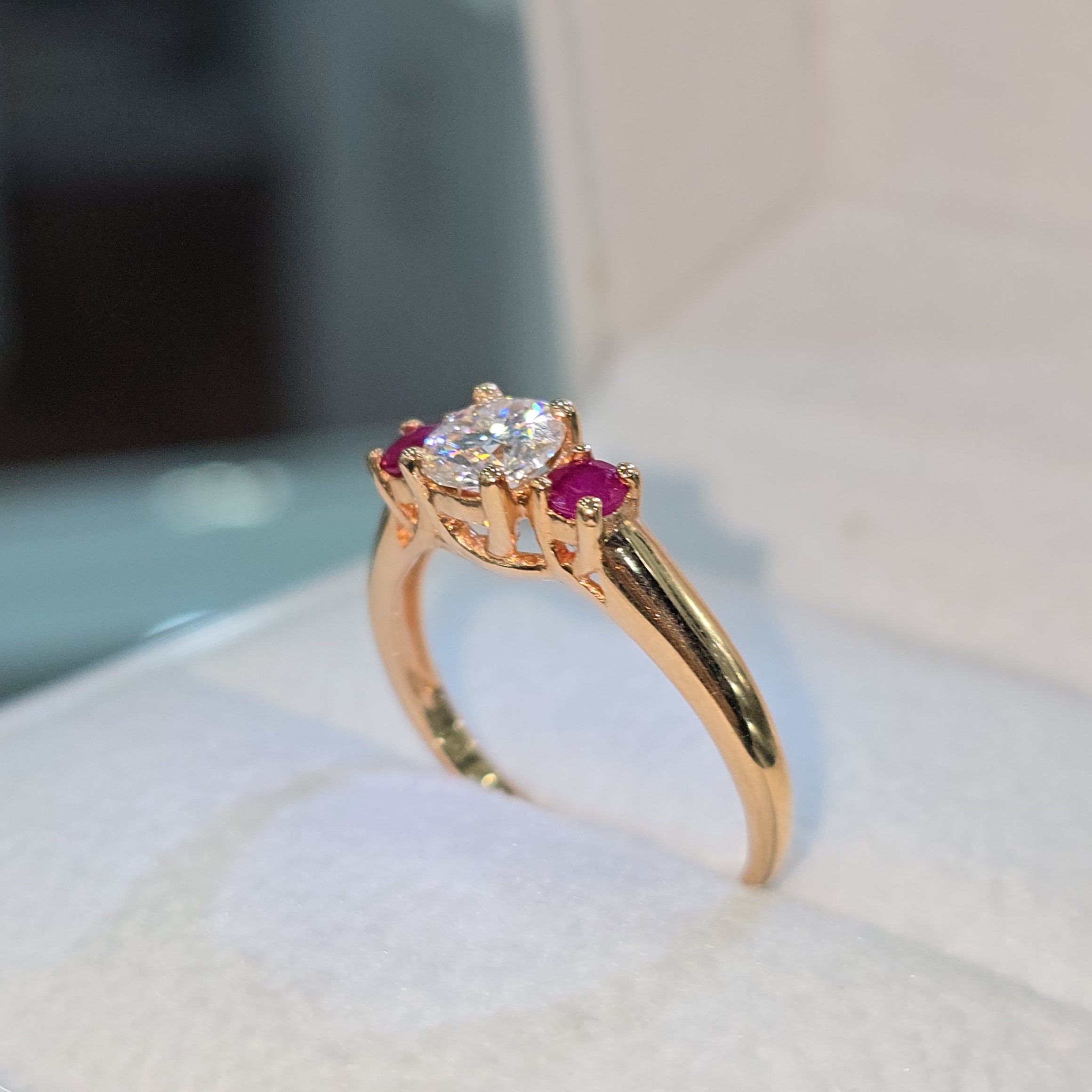 Anillo con Piedra Natural  “Rubí Estelar”