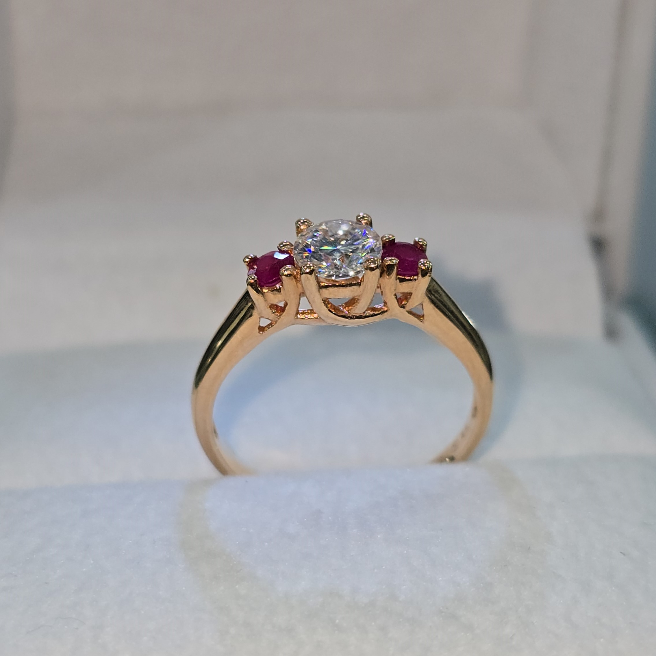 Anillo con Piedra Natural  “Rubí Estelar”