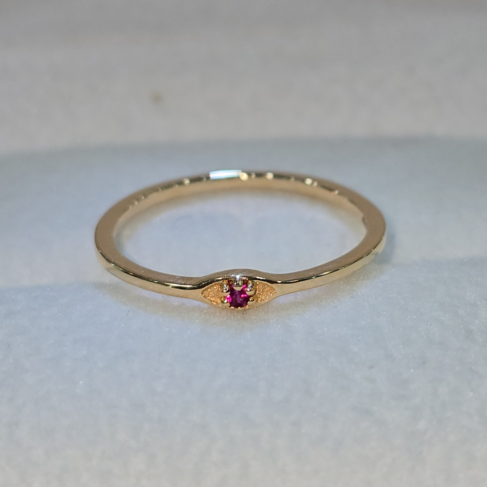 Anillo con Piedra Natural Rubí "Reina"