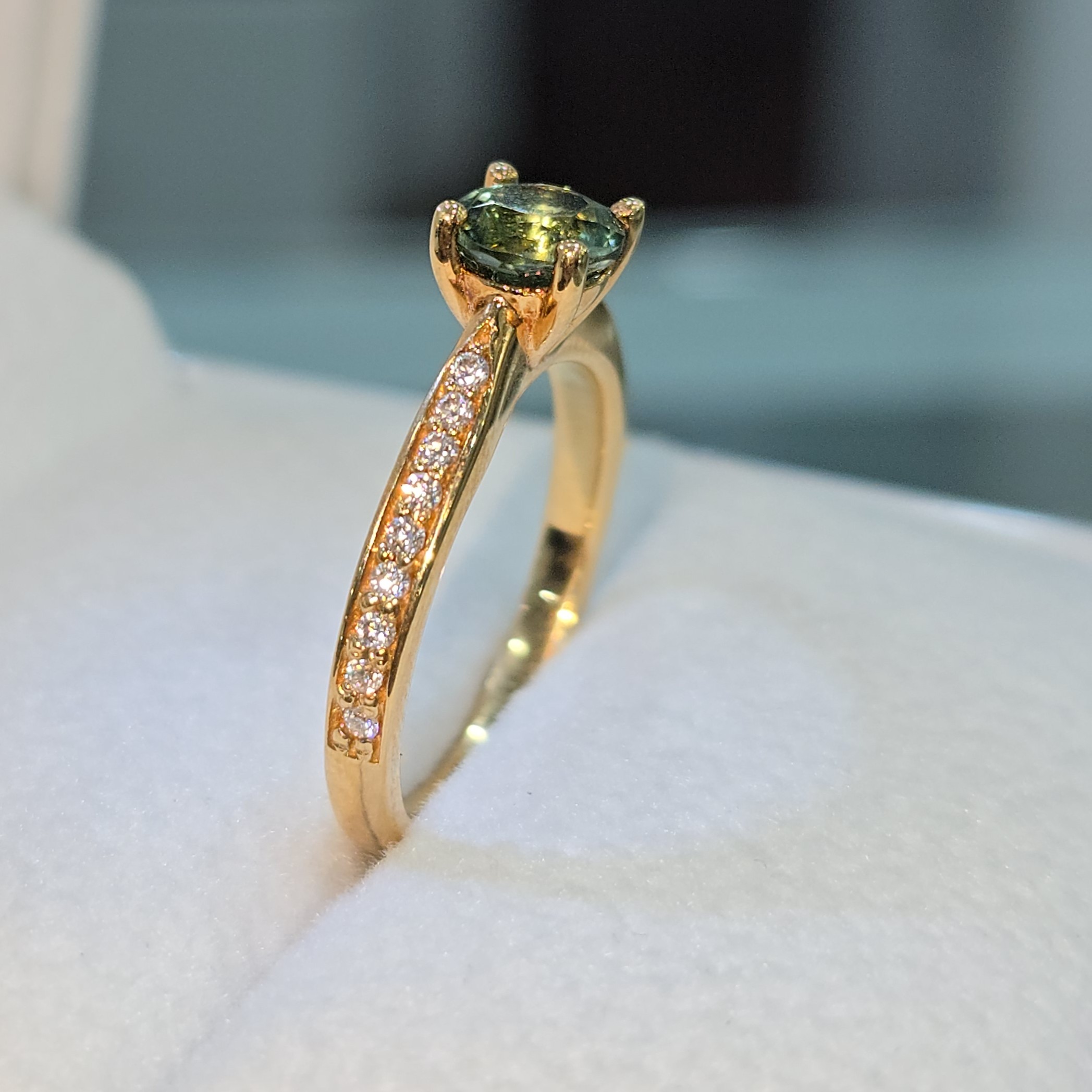 Anillo "Turmalina Majestuosa"