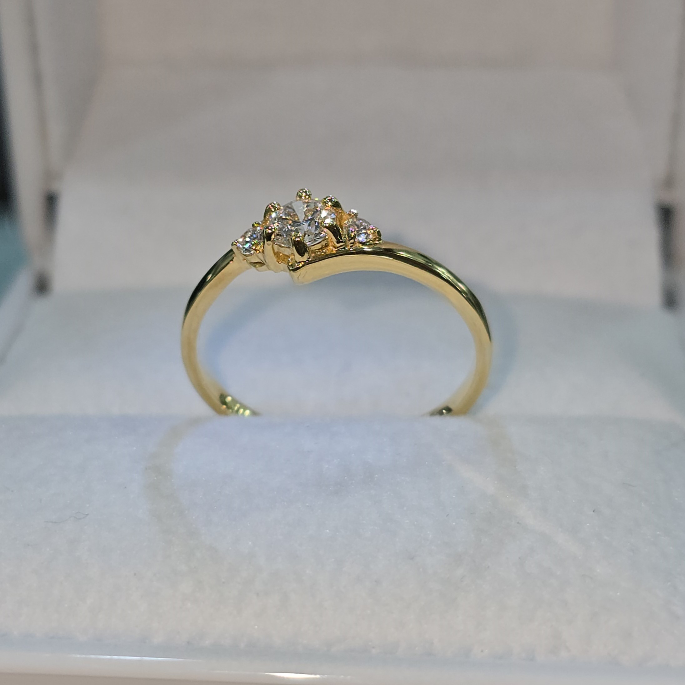 Anillo de Compromiso con Diamante de Laboratorio  “Luminosa”