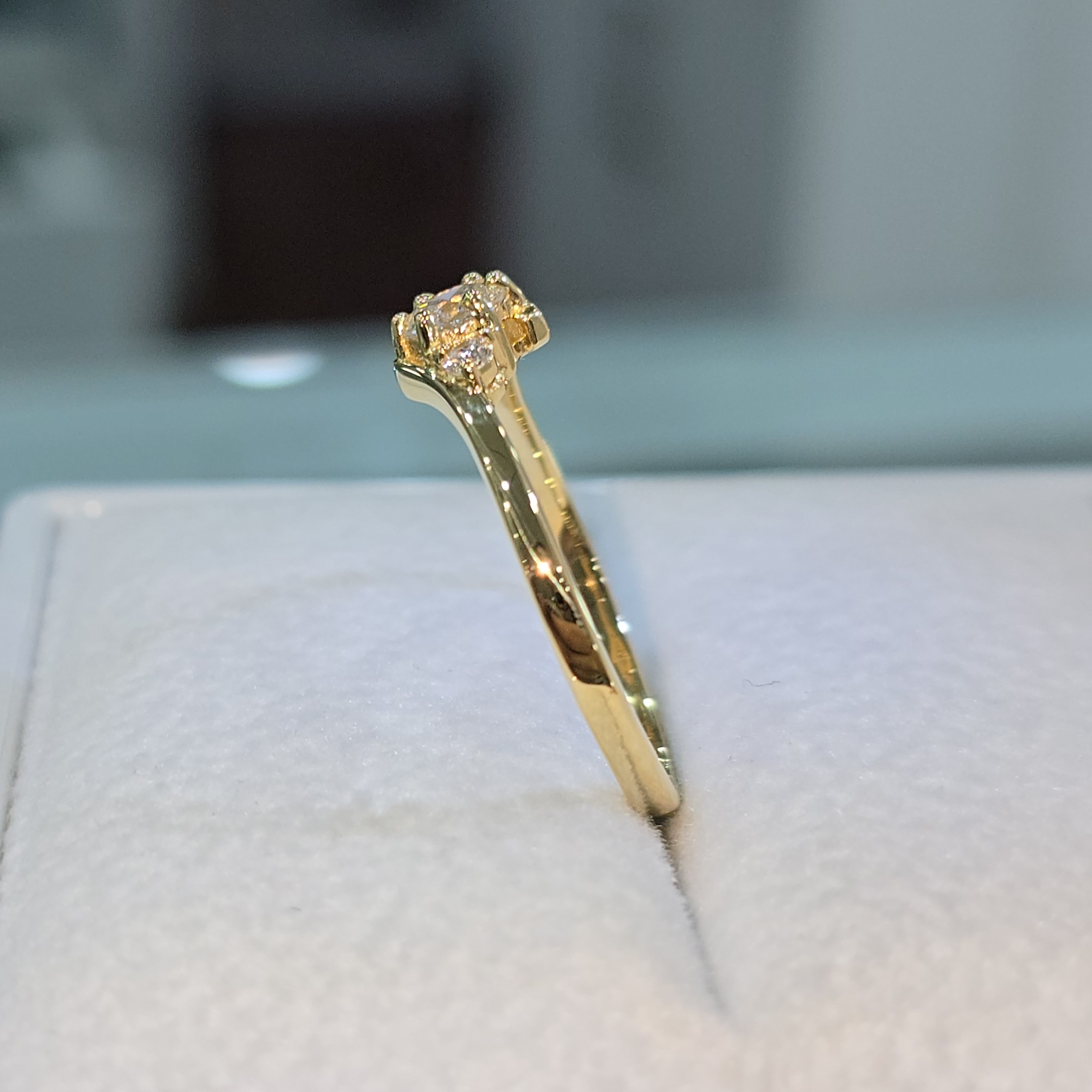 Anillo de Compromiso con Diamante de Laboratorio  “Luminosa”