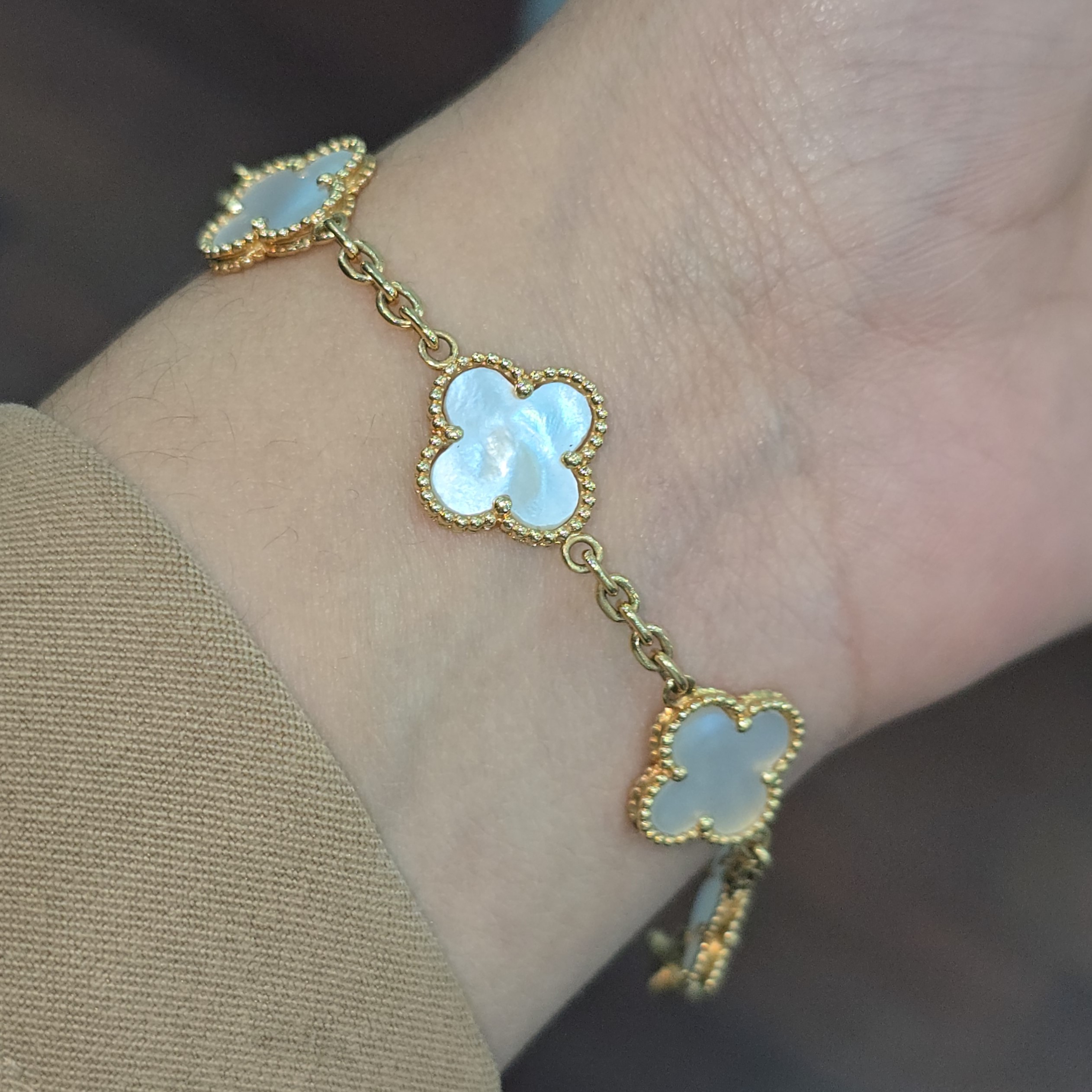 Pulsera “Van Cleef Trébol Majestuoso”