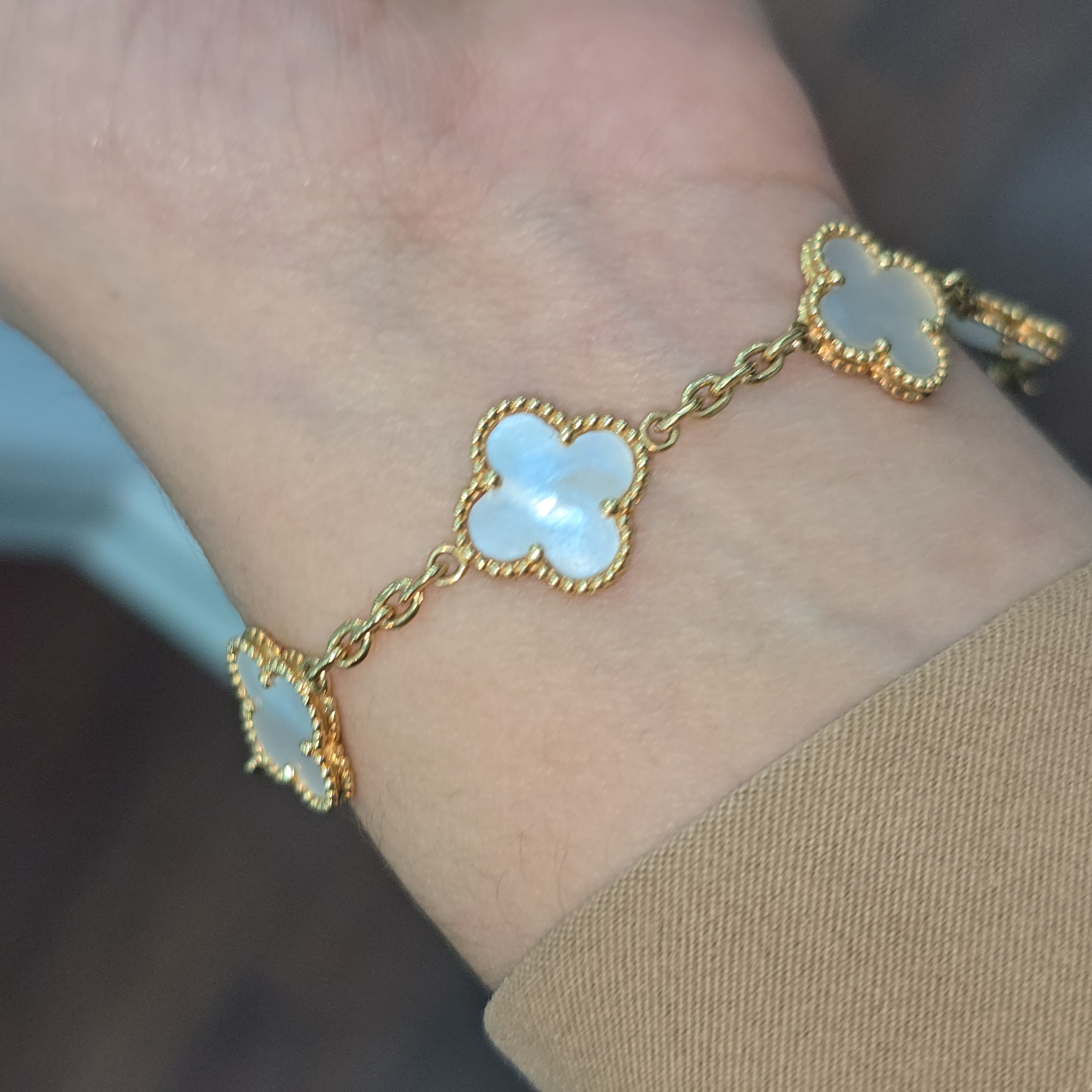 Pulsera “Van Cleef Trébol Majestuoso”