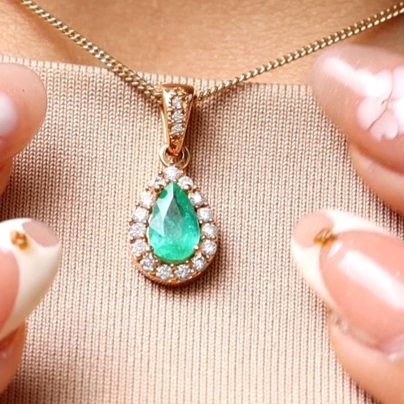 Dije "Esmeralda Sagrada"