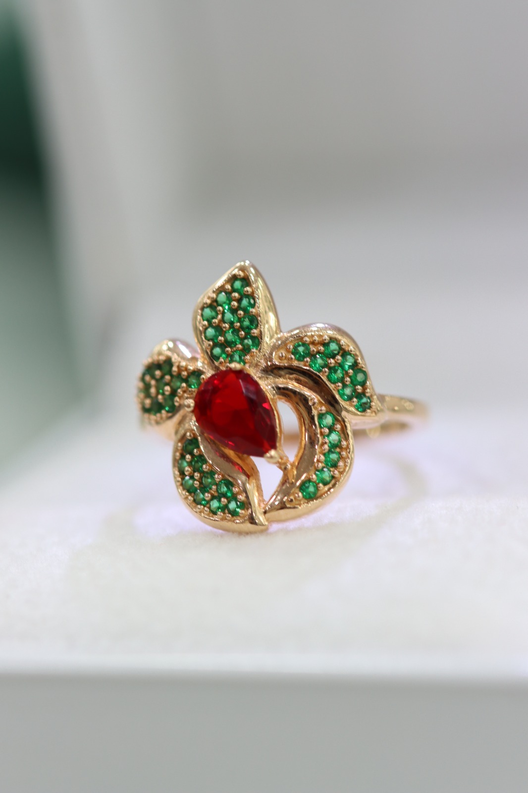 Anillo "Circón Fantasy"