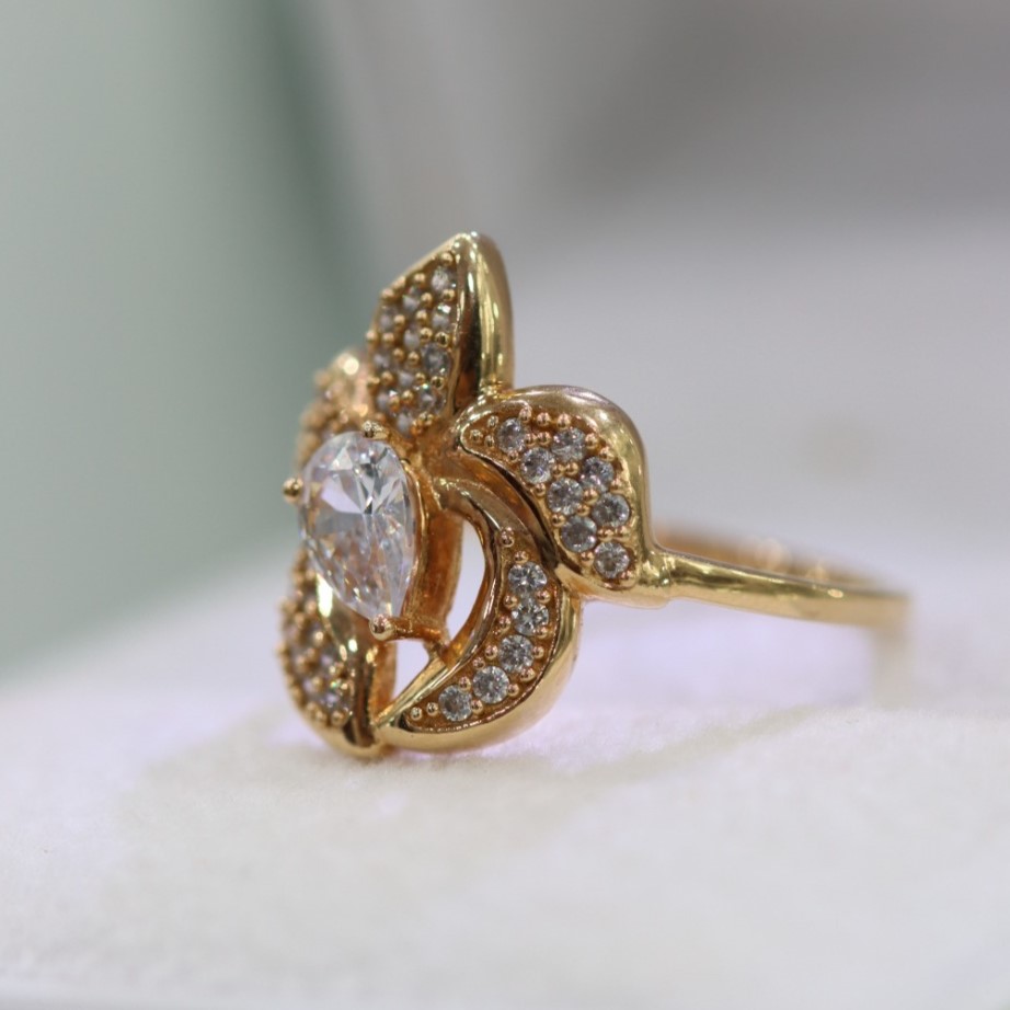 Anillo "Circón Crystal"