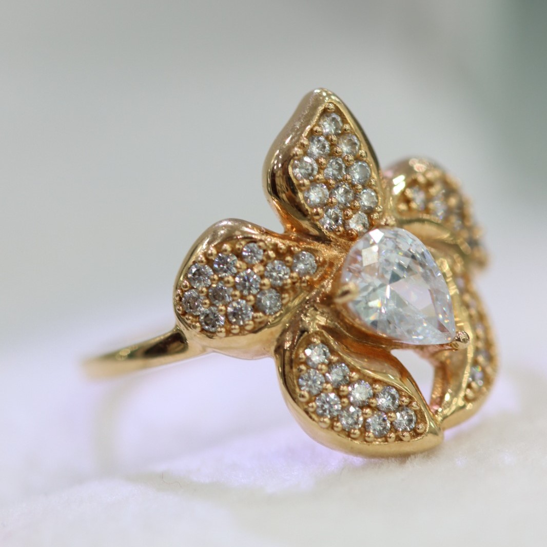 Anillo "Circón Crystal"