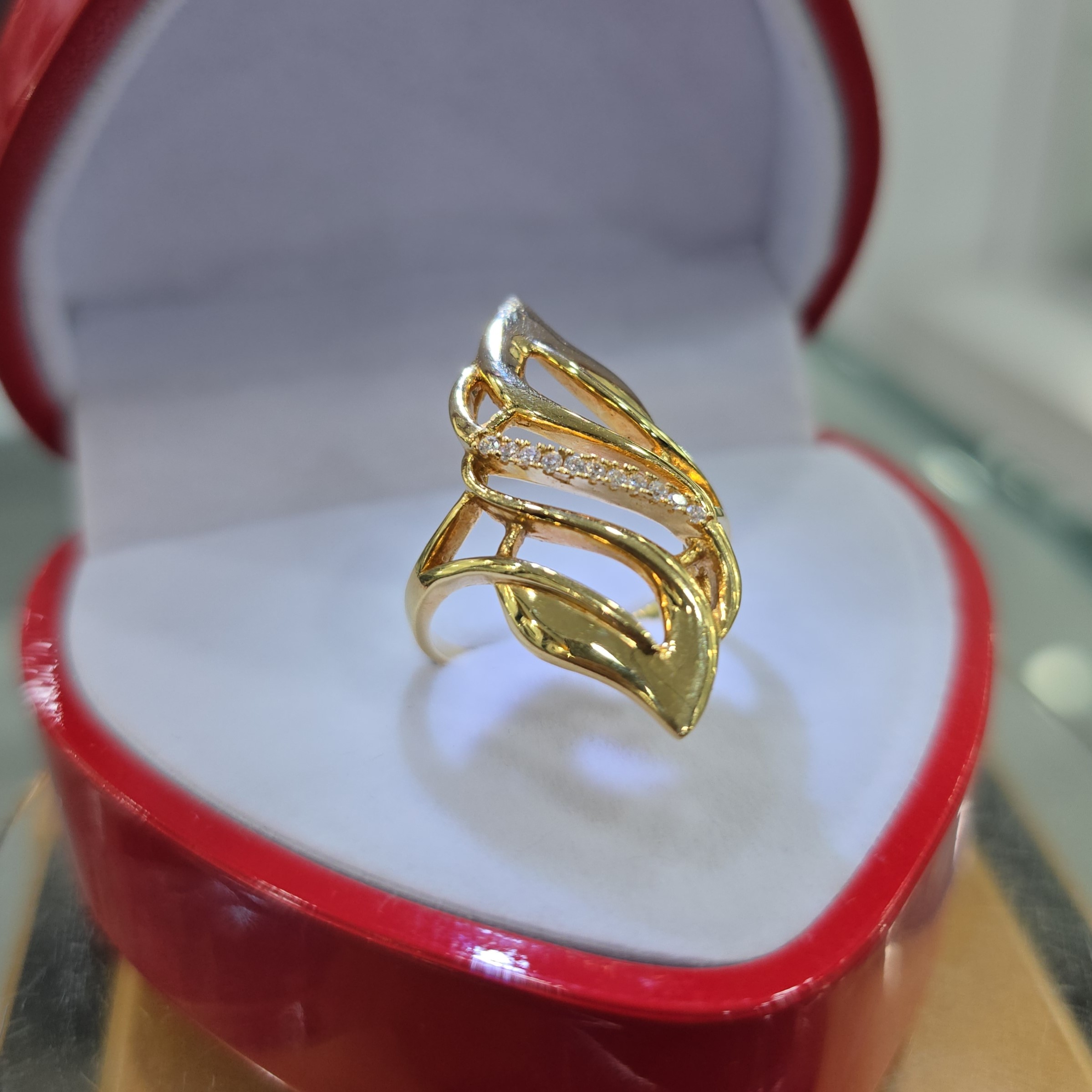 Anillo  "Circón Magestual"