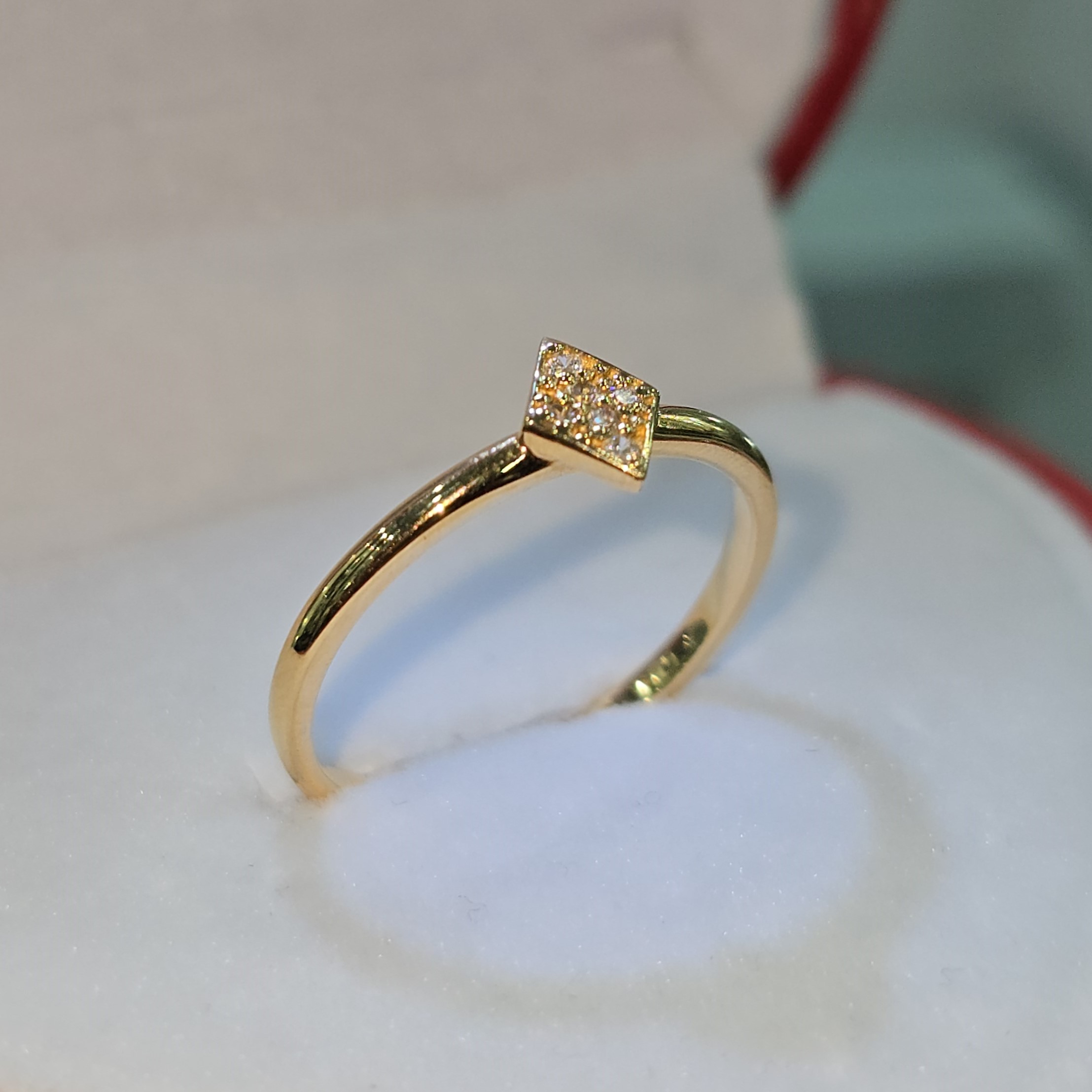 Cintillo "Circón Realce"