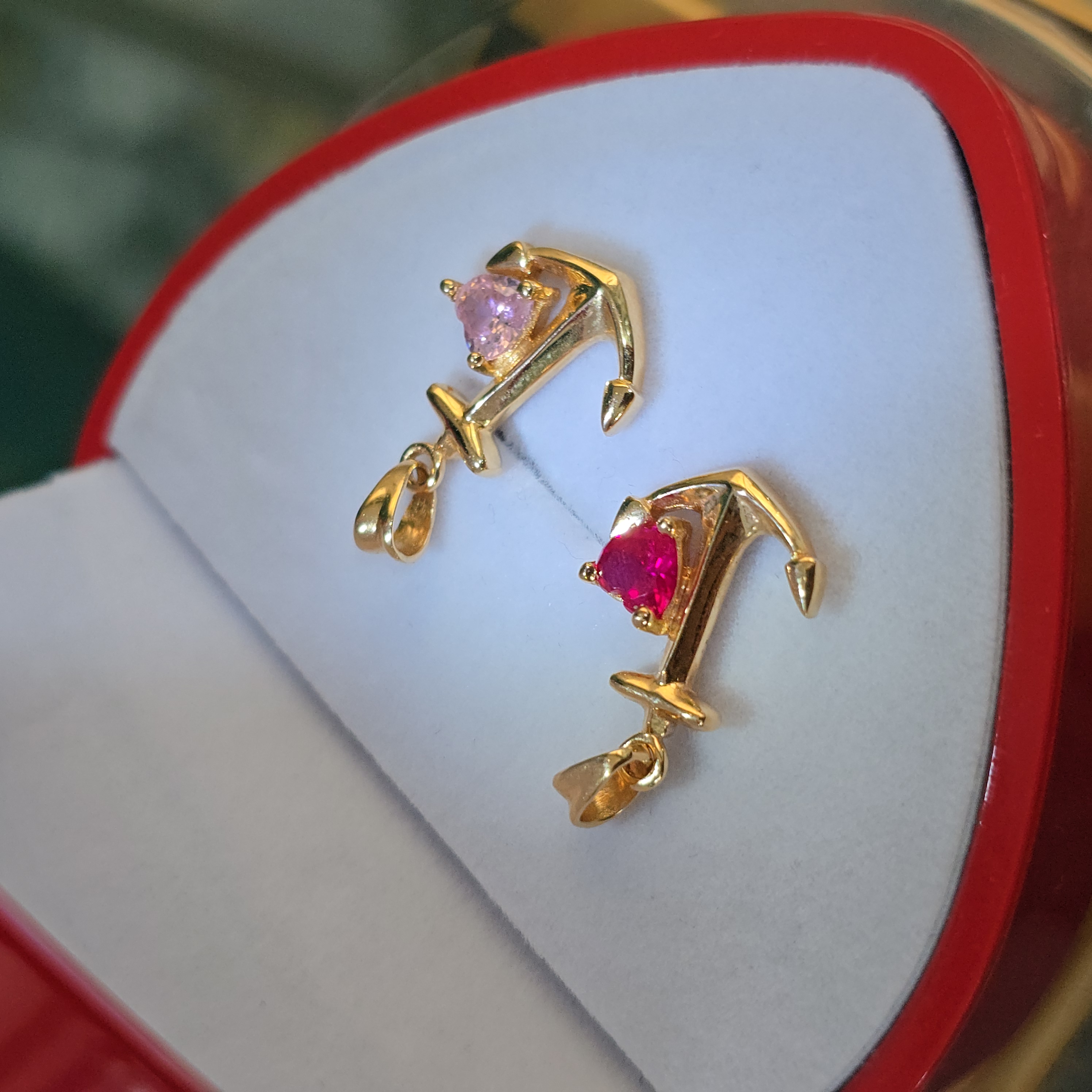 Dije "Circón Royal Line"