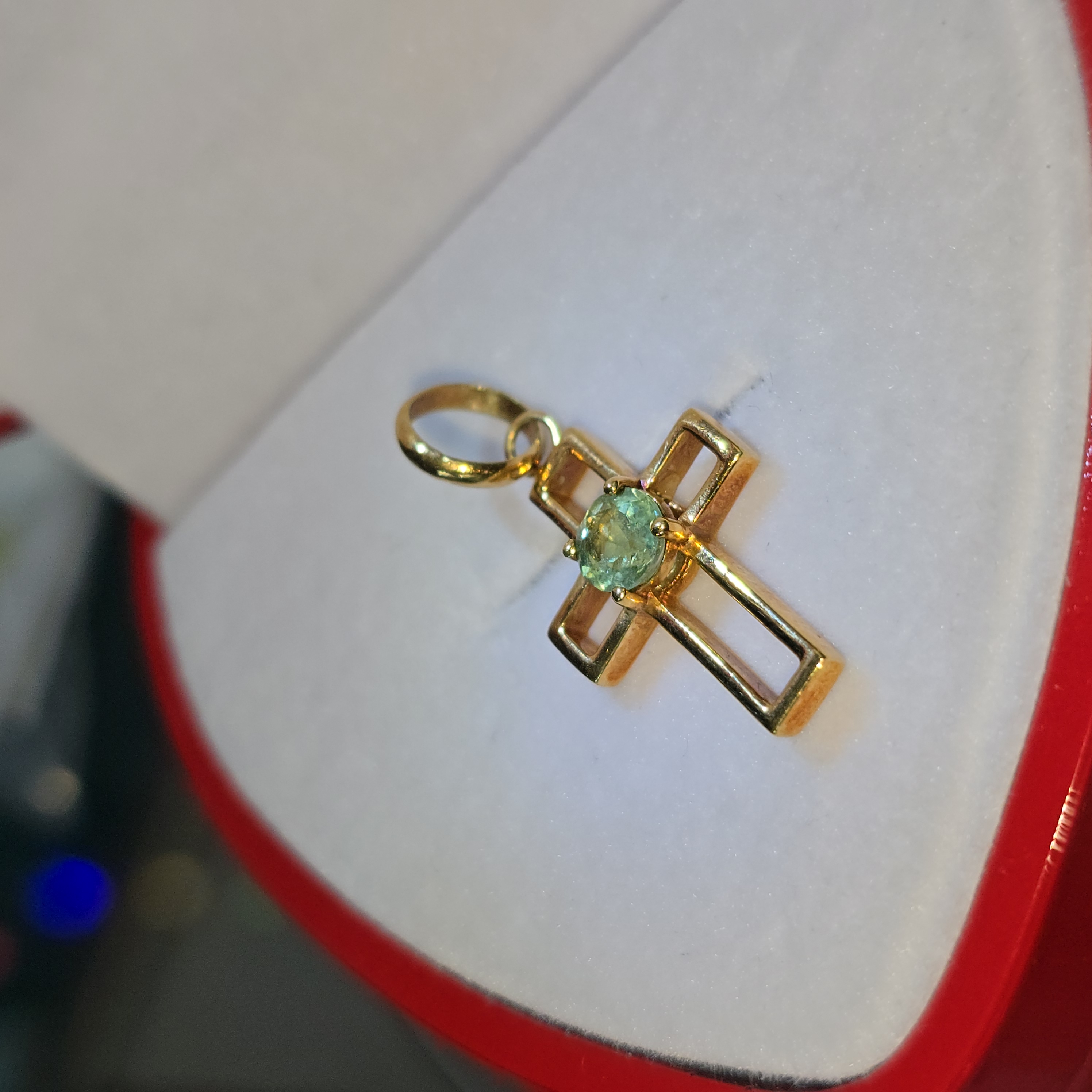 Dije Piedra Natural " Turmalina Celestial"