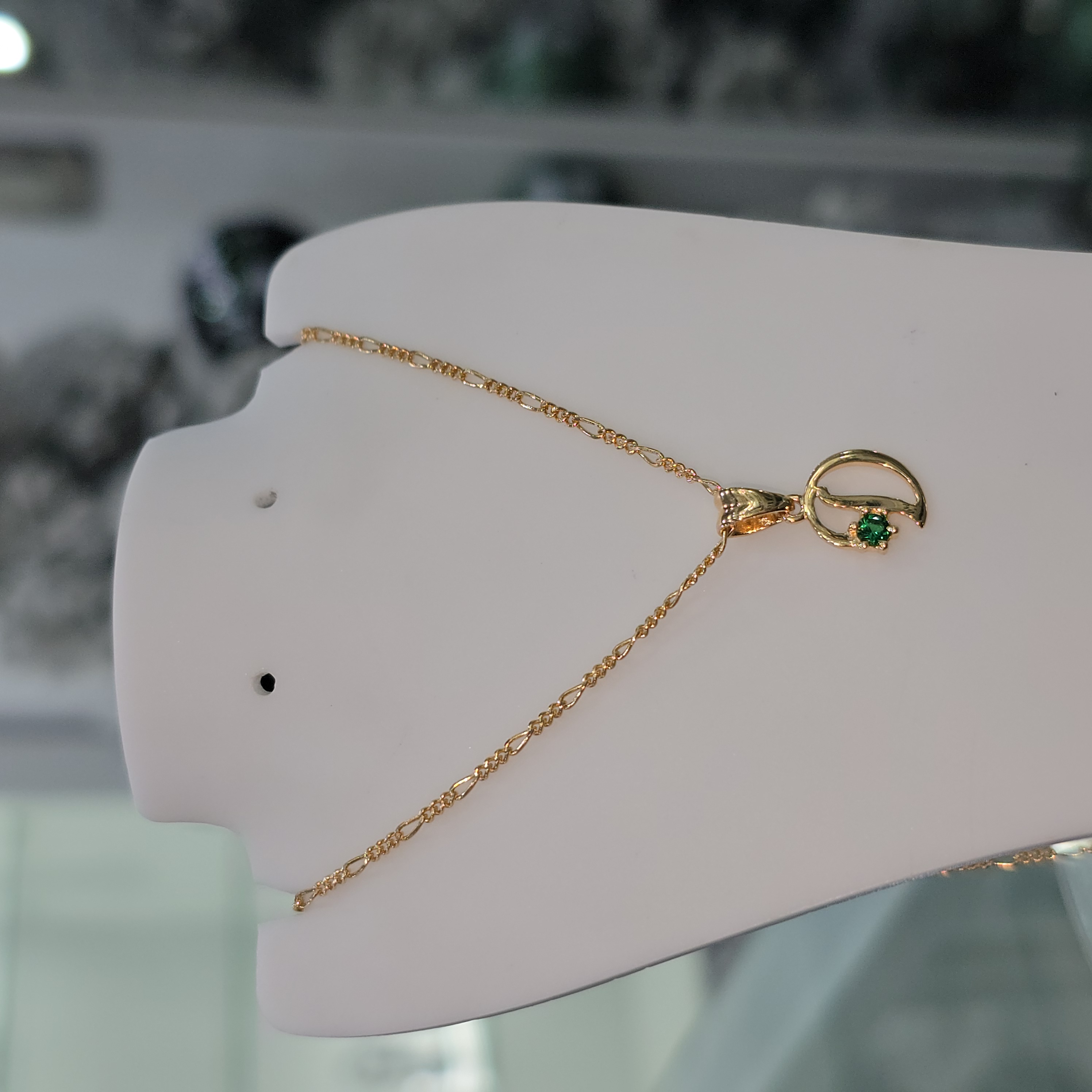 Collar con Inicial   "D"