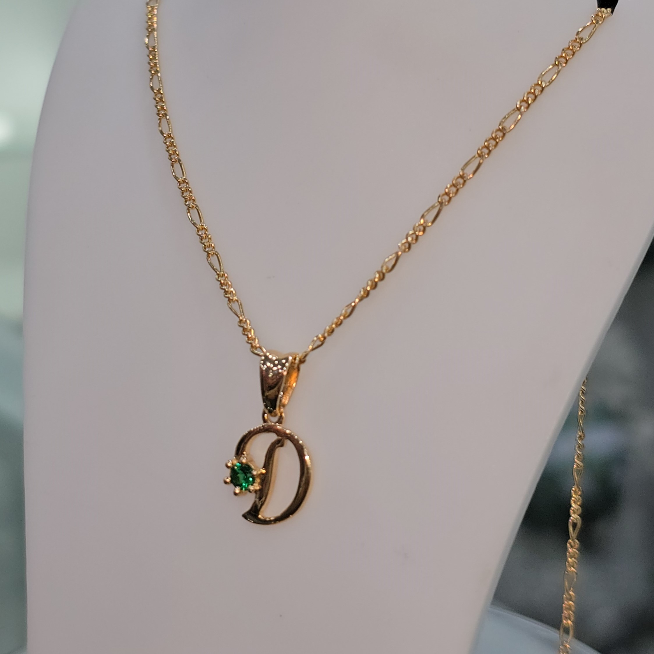 Collar con Inicial   "D"