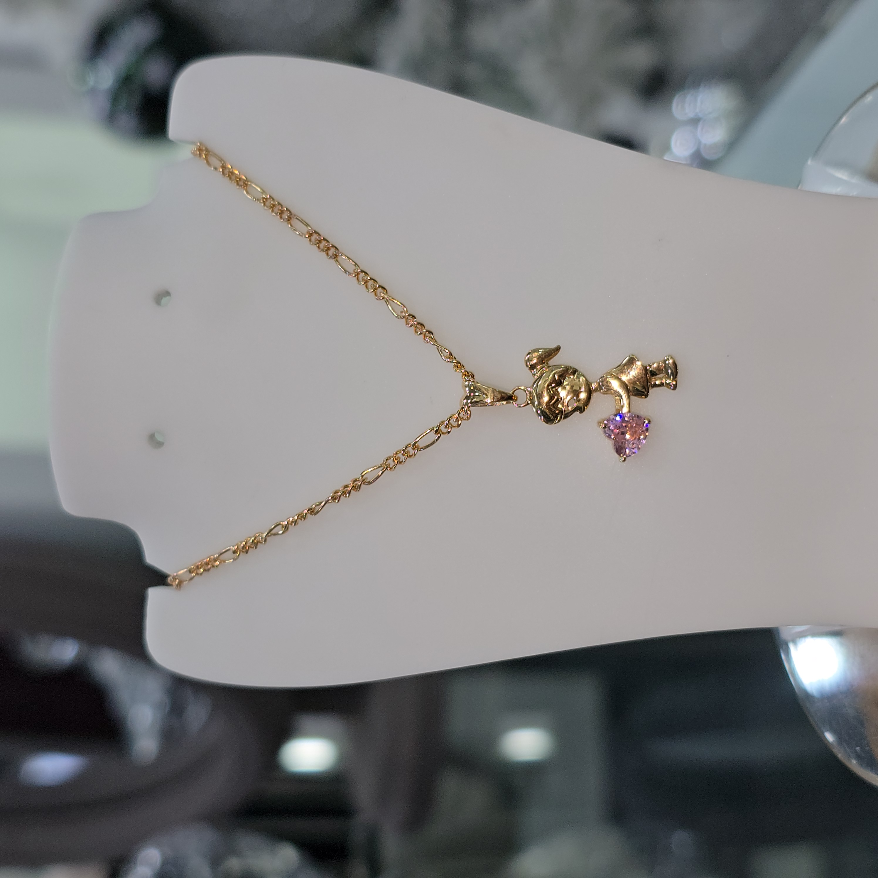 Collar con Dije "Muñequita"