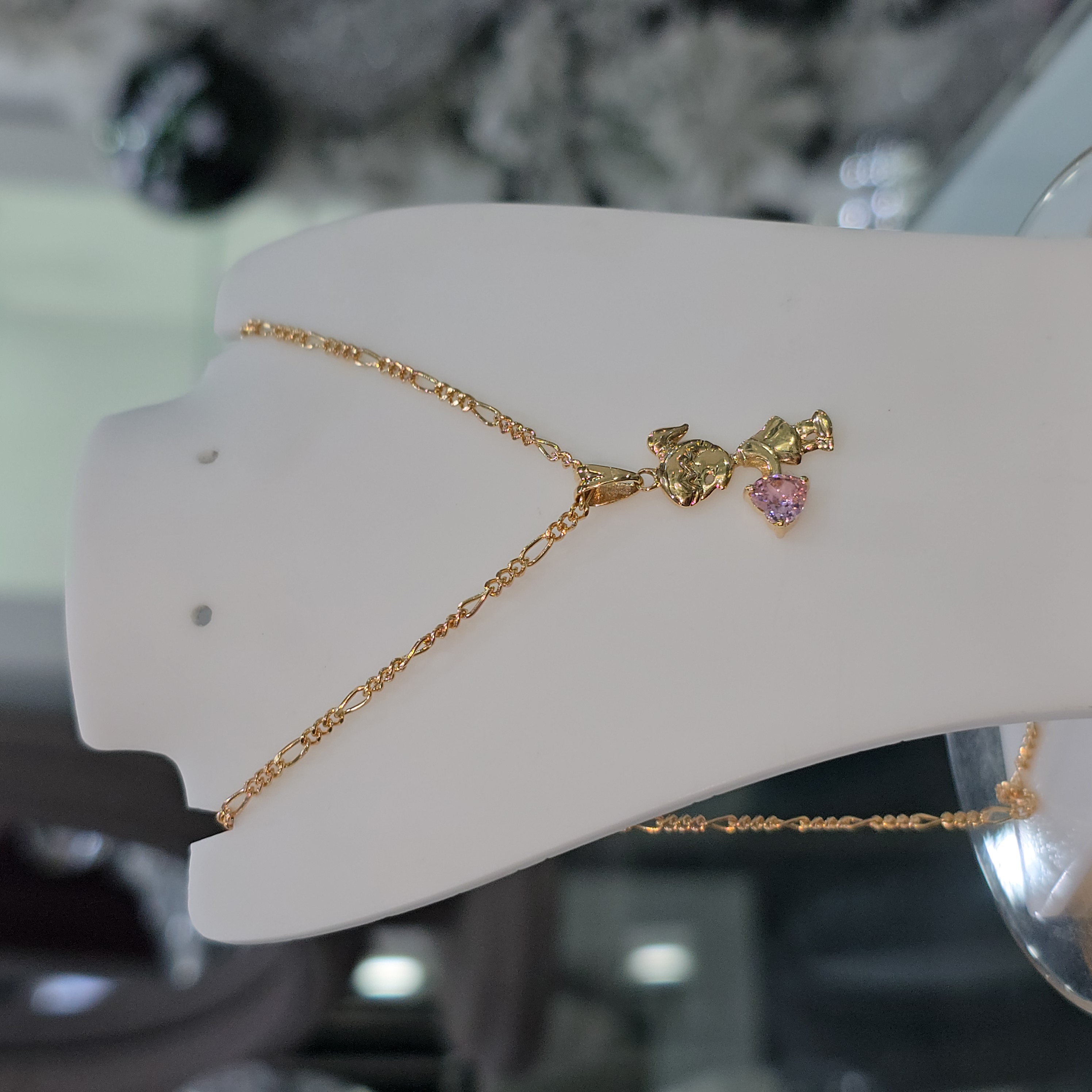 Collar con Dije "Muñequita"