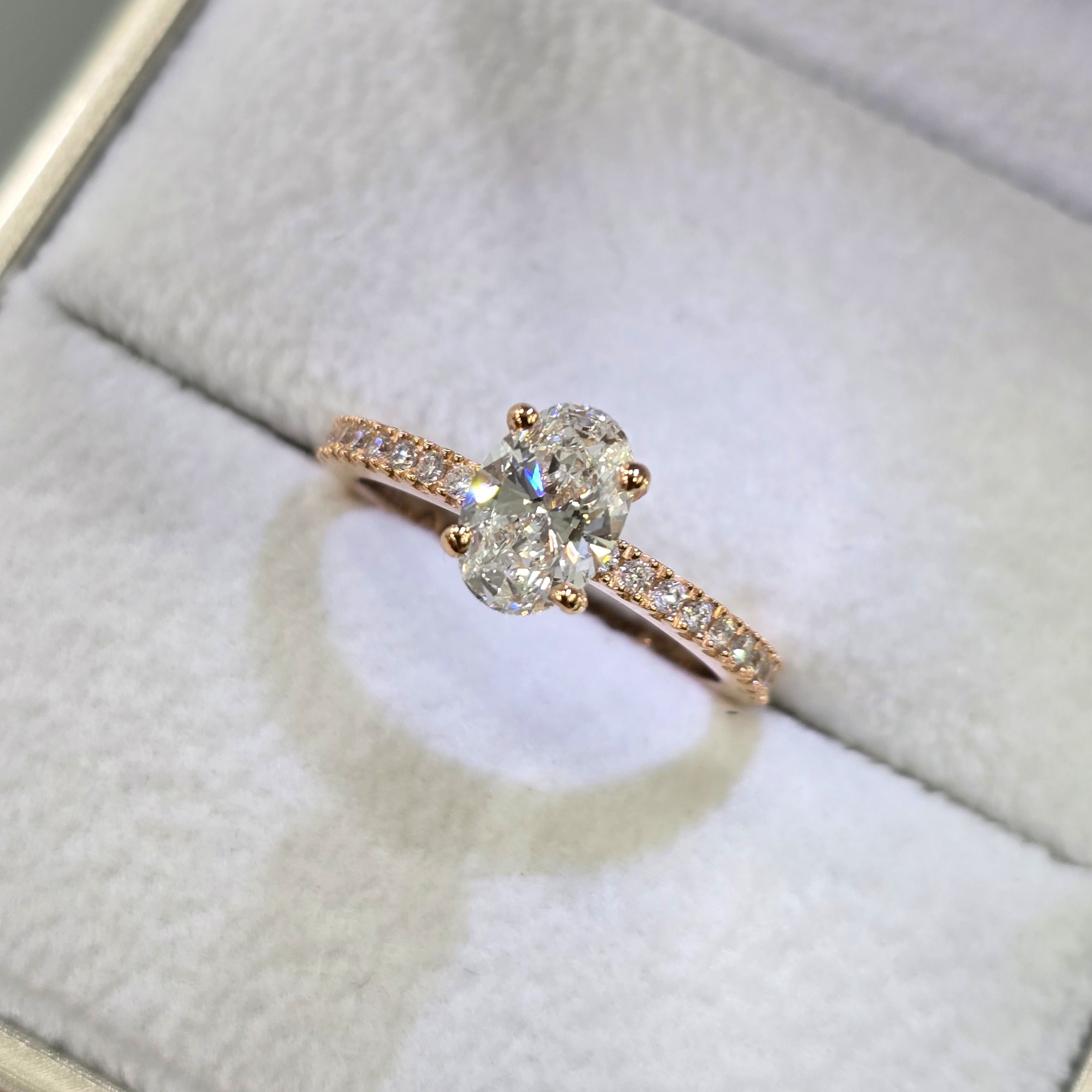 Anillo con Diamante de Laboratorio "Roxane"