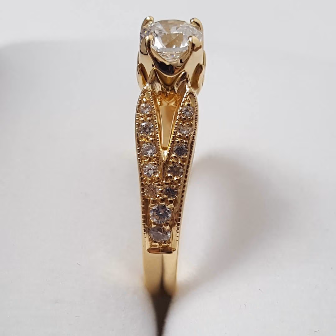 Anillo de compromiso en oro de 18k