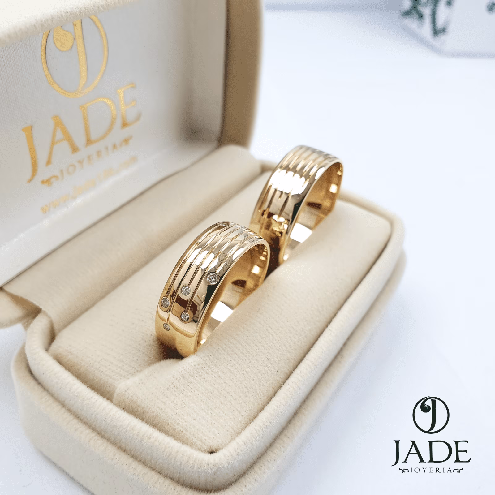 Alianzas aros de boda de oro 18k con 5 piedras