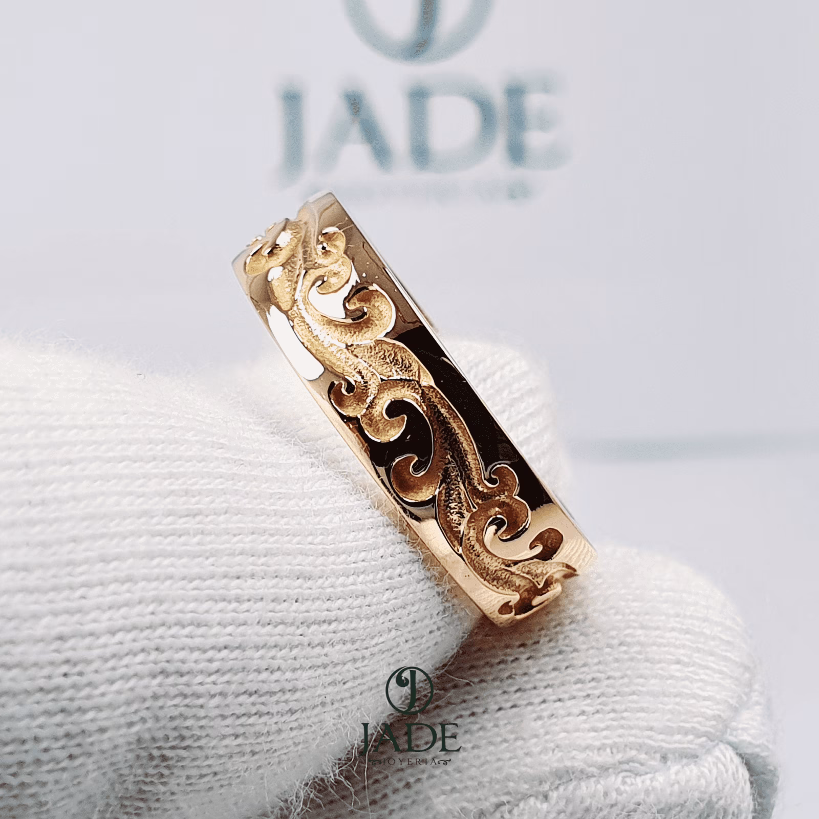 Alianzas en oro de 18k