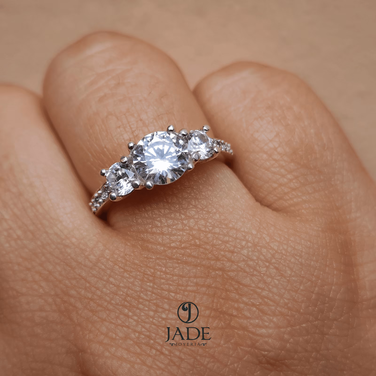 Anillo 3 piedras de Amor en plata fina