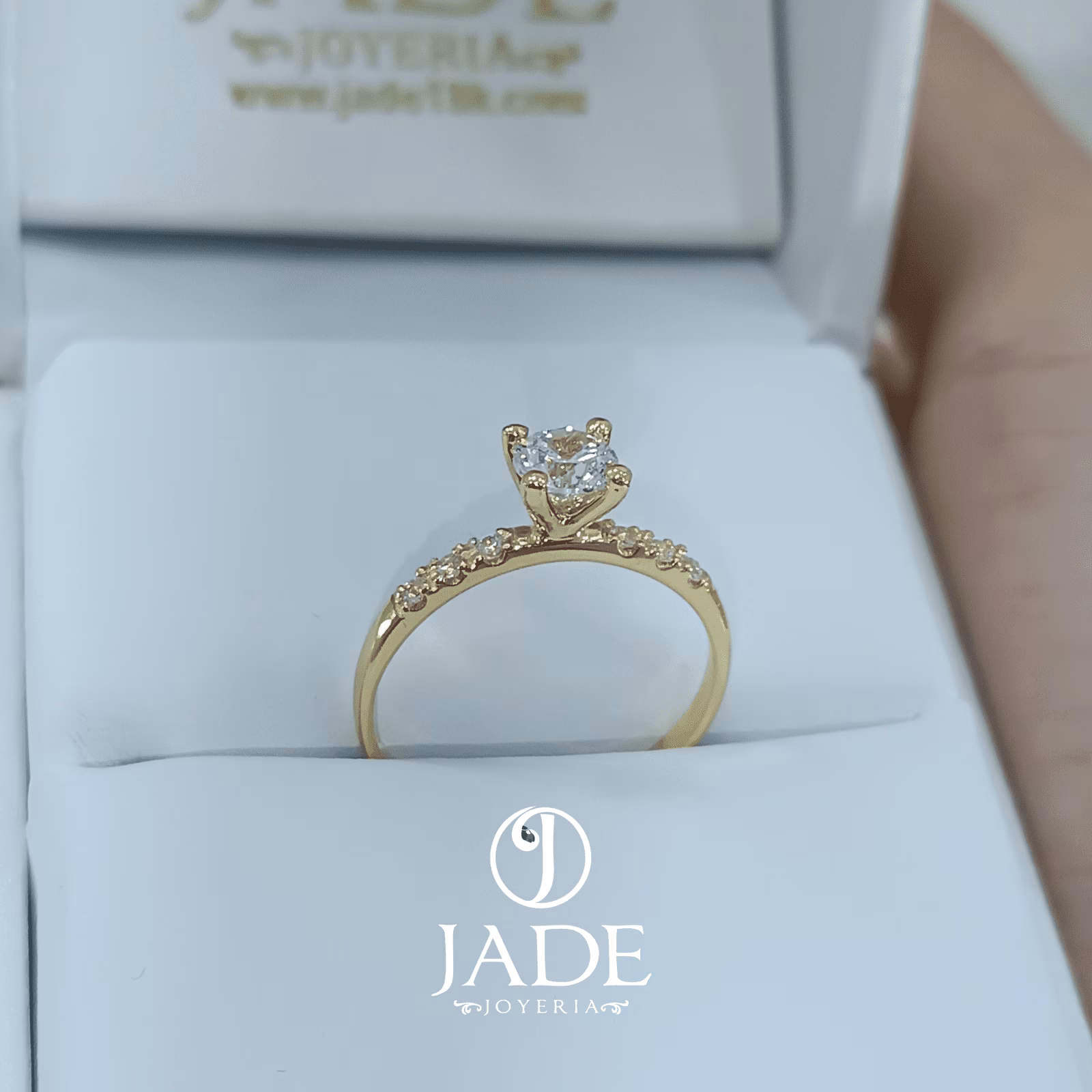 Anillo Ángela de compromiso en oro 18k