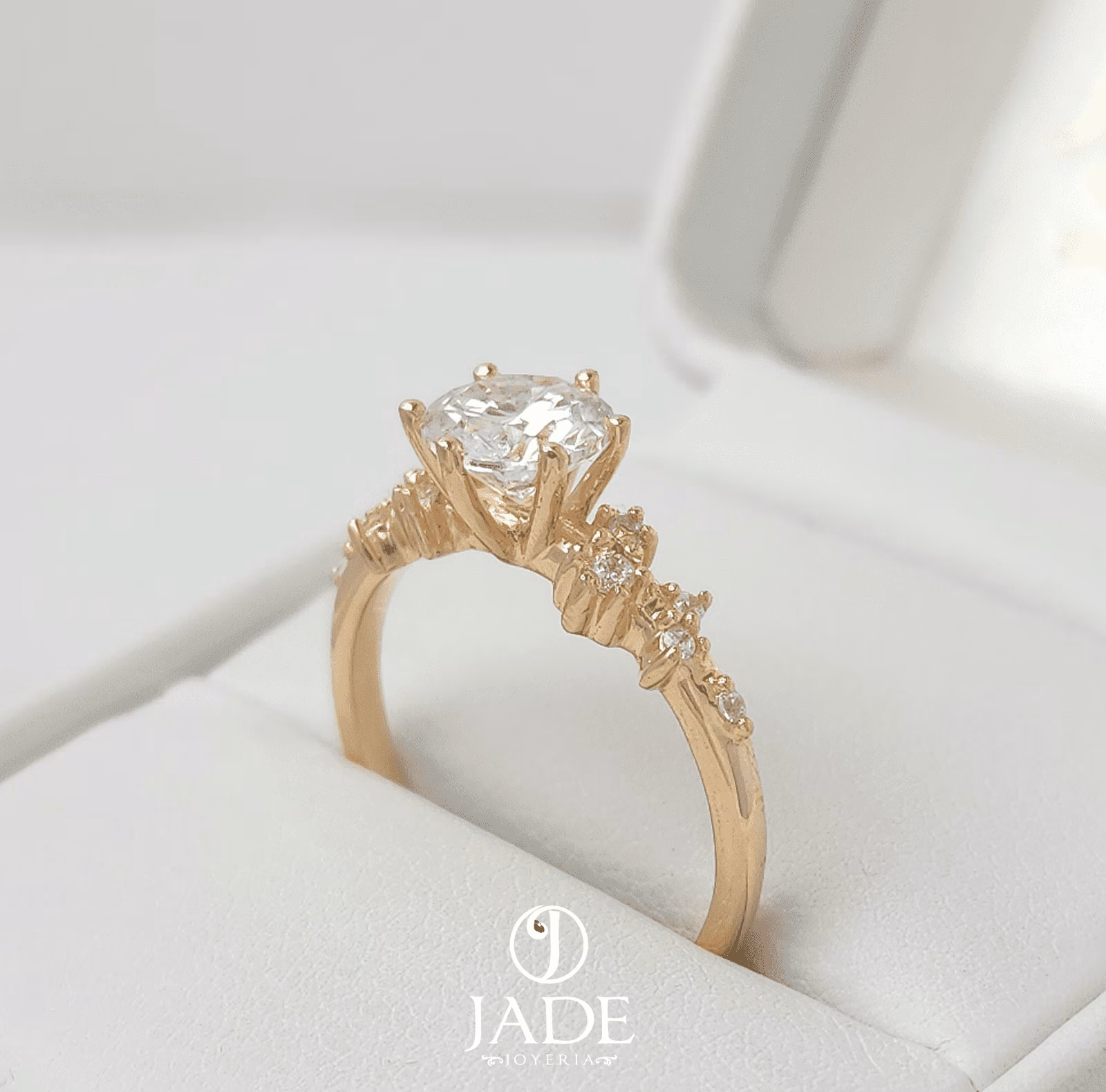 Anillo Bianca en oro 18k