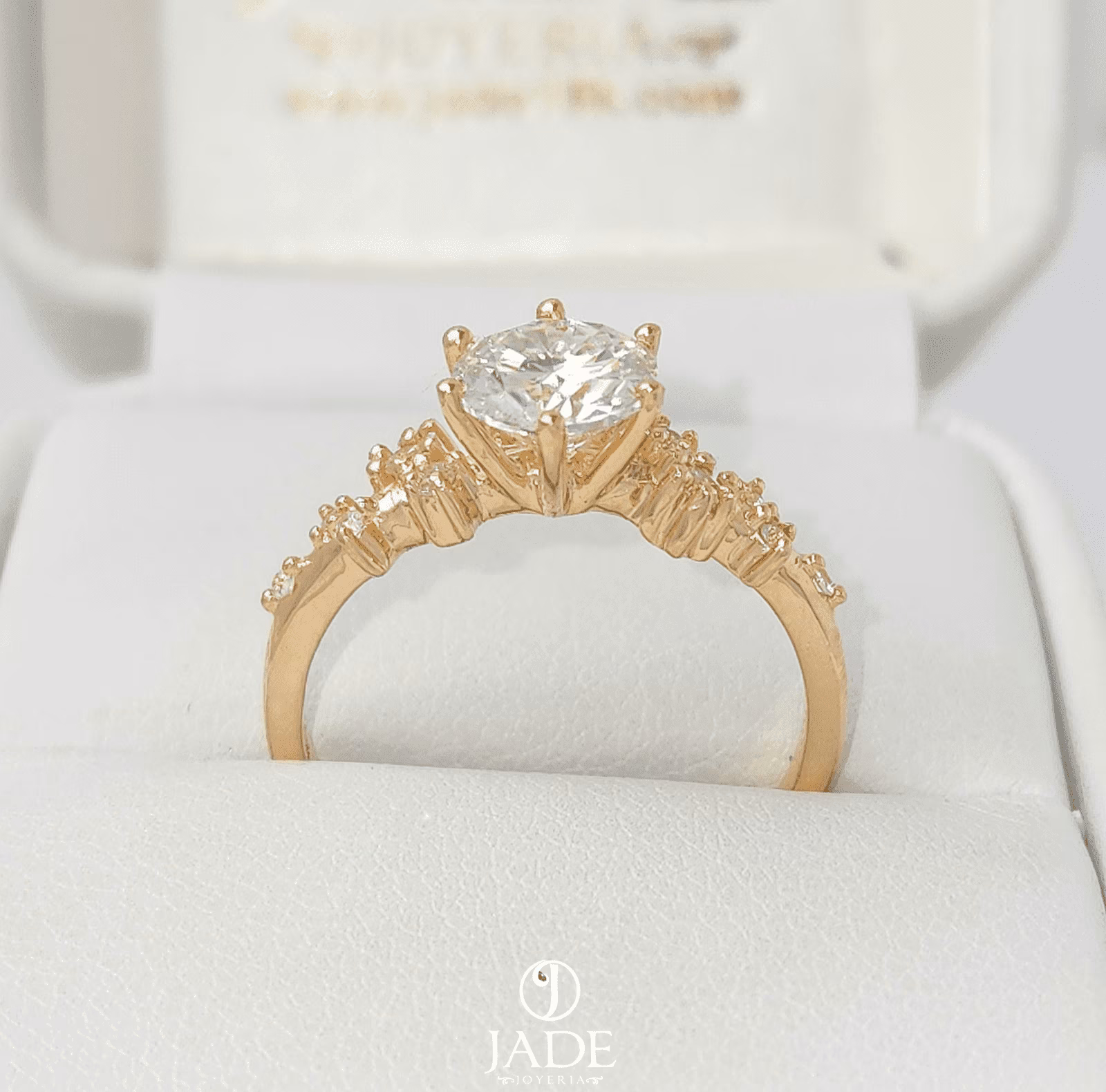 Anillo Bianca en oro 18k