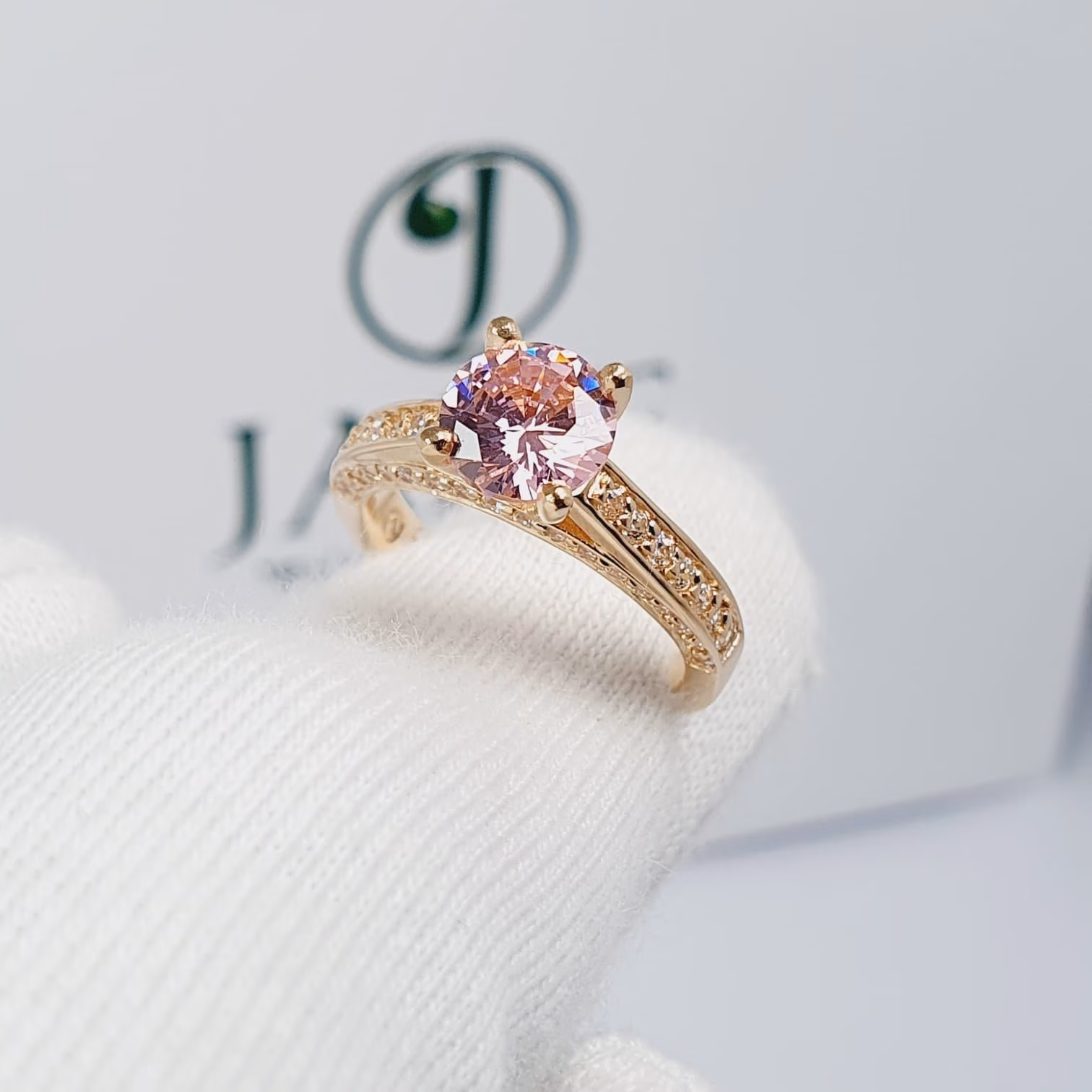 Anillo Claudia de Compromiso Oro 18k Piedra Redonda