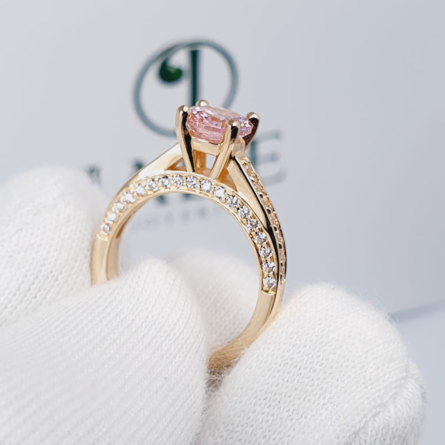 Anillo Claudia de Compromiso Oro 18k Piedra Redonda