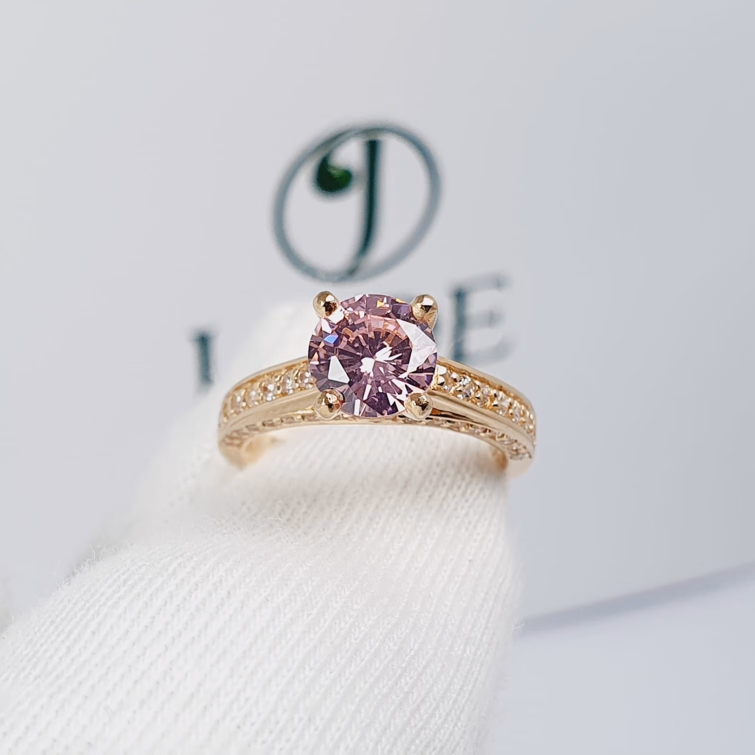 Anillo Claudia de Compromiso Oro 18k Piedra Redonda