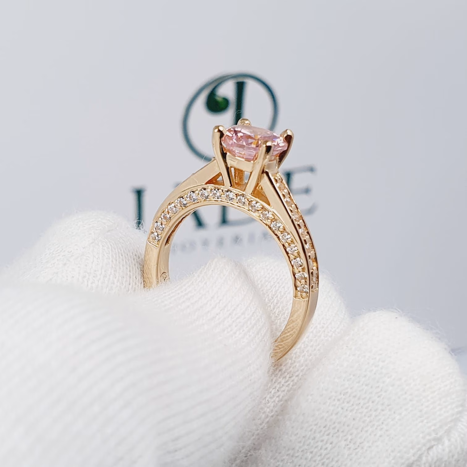 Anillo Claudia de Compromiso Oro 18k Piedra Redonda