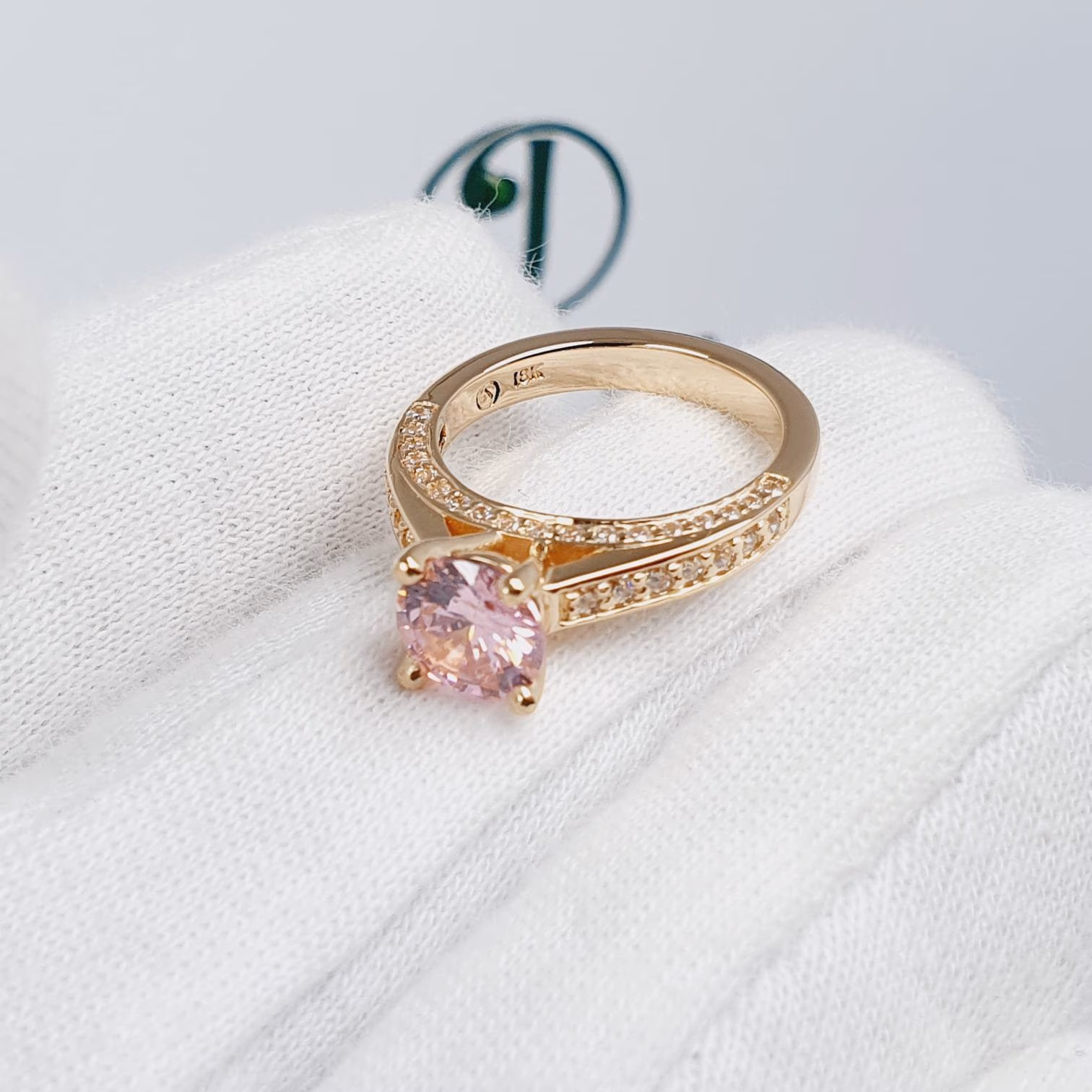 Anillo Claudia de Compromiso Oro 18k Piedra Redonda