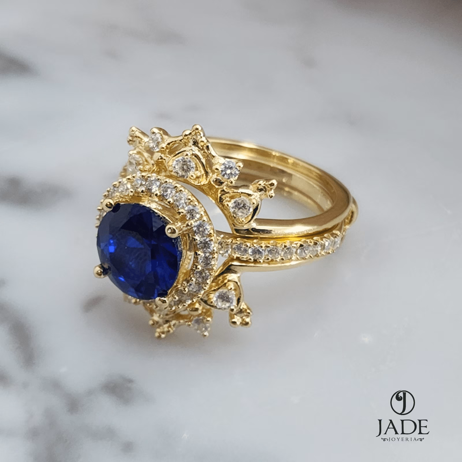 Anillo de 2 piezas con piedra verde y azul  en oro de 18k