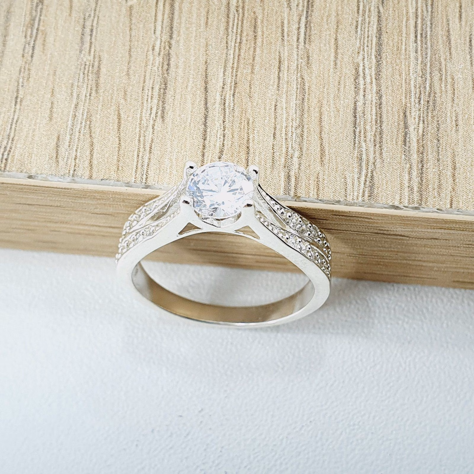 Anillo de compromiso aniversario en plata