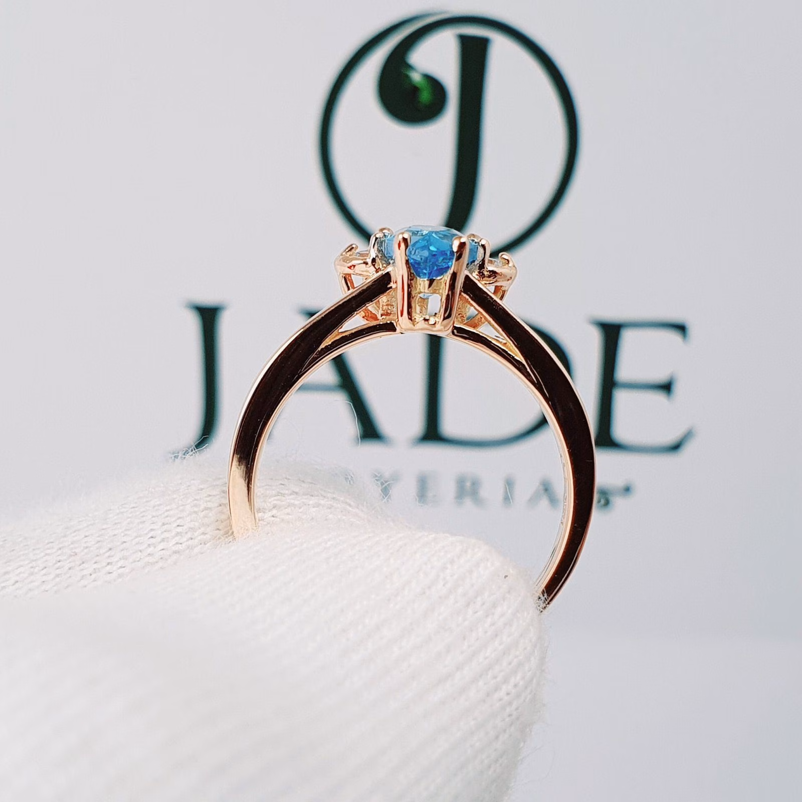 Anillo de compromiso con Topacio Azul natural